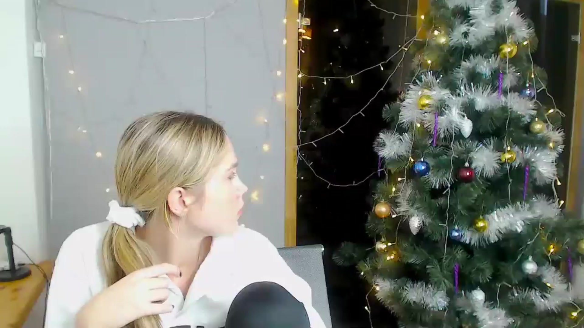 Gallery image thumbnail from Kate_Lewiss's myfreecams stream on, 12/19/2024, 10:53 image 4 of 20
