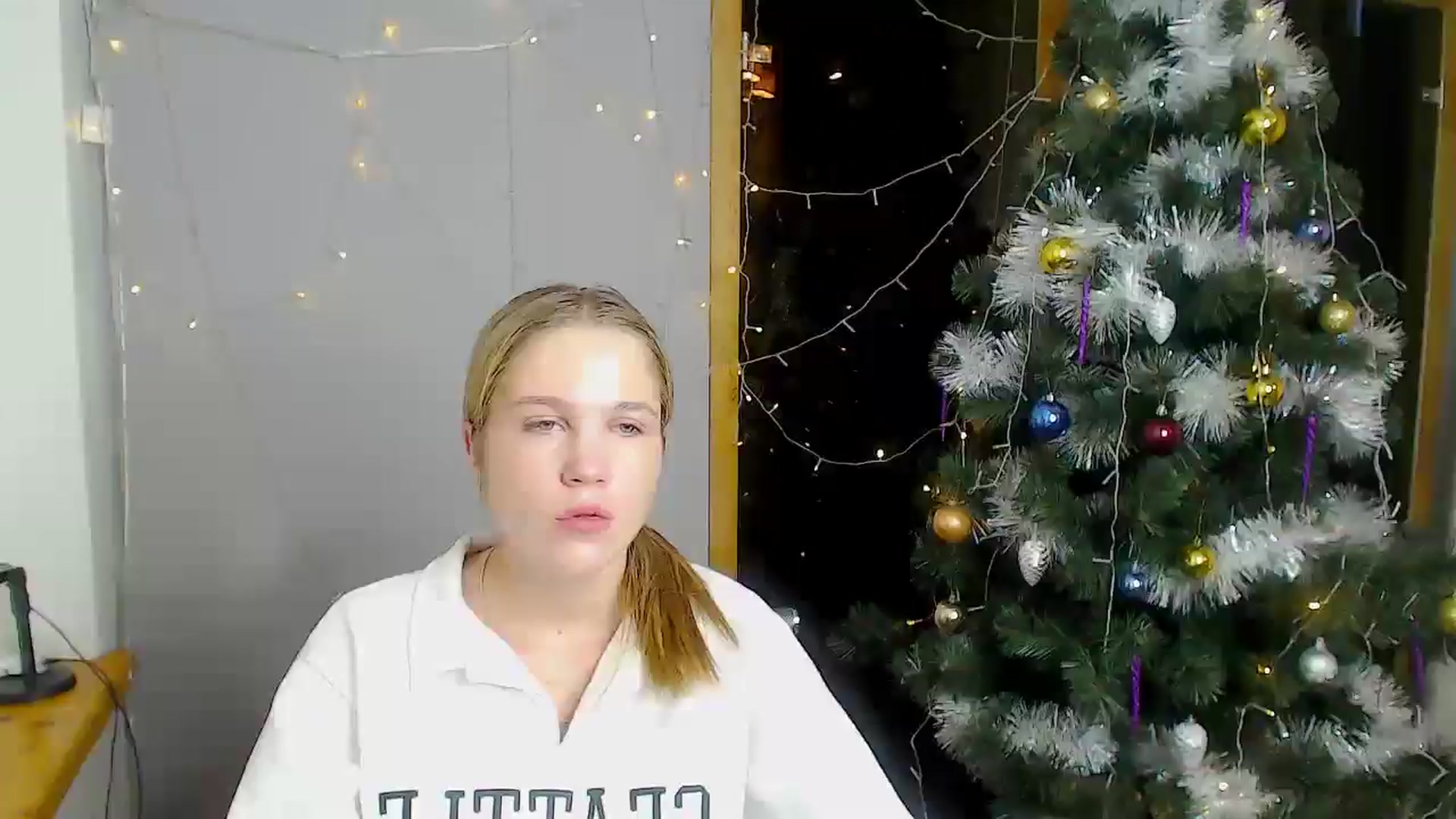 Gallery image thumbnail from Kate_Lewiss's myfreecams stream on, 12/19/2024, 10:53 image 19 of 20