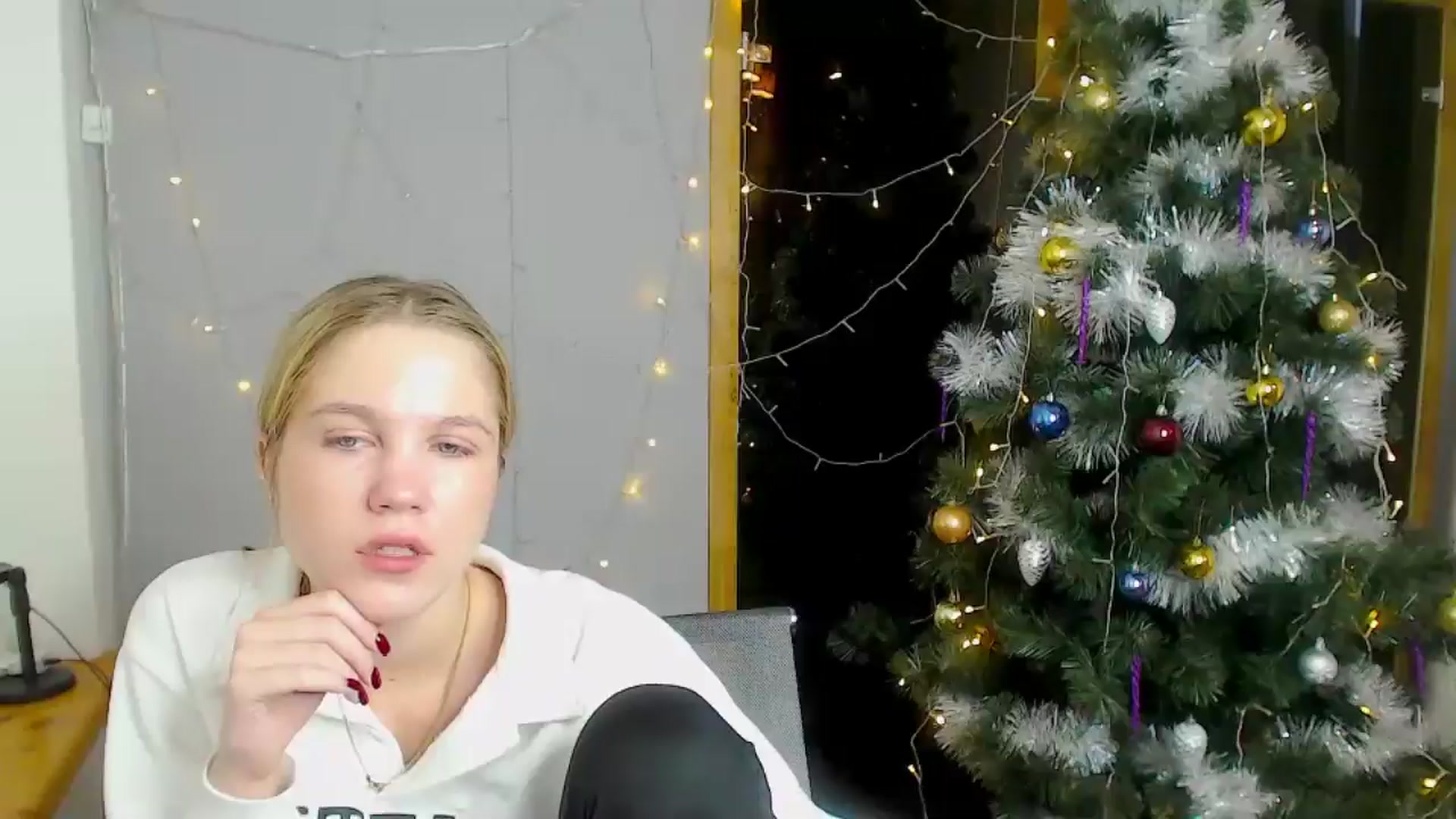 Gallery image thumbnail from Kate_Lewiss's myfreecams stream on, 12/19/2024, 11:29 image 5 of 20