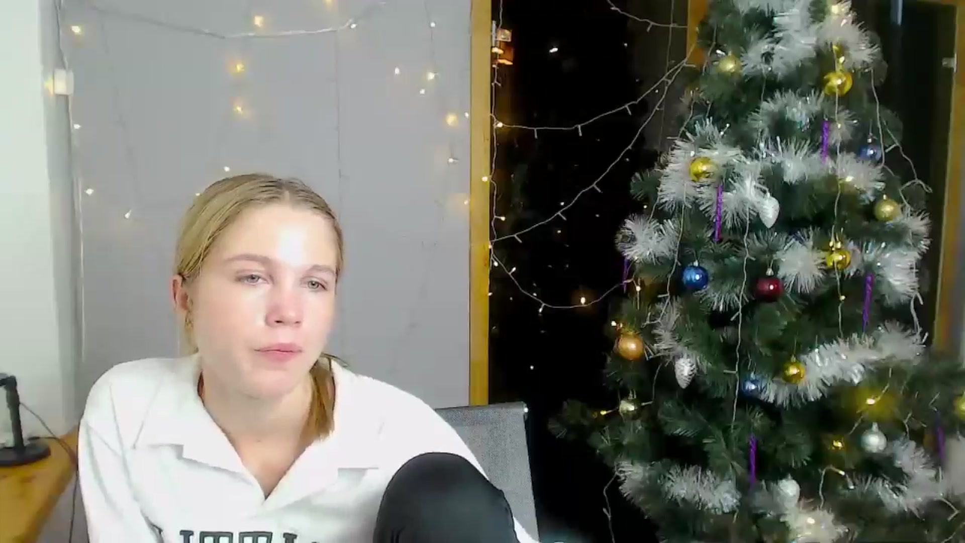 Gallery image thumbnail from Kate_Lewiss's myfreecams stream on, 12/19/2024, 11:29 image 3 of 20