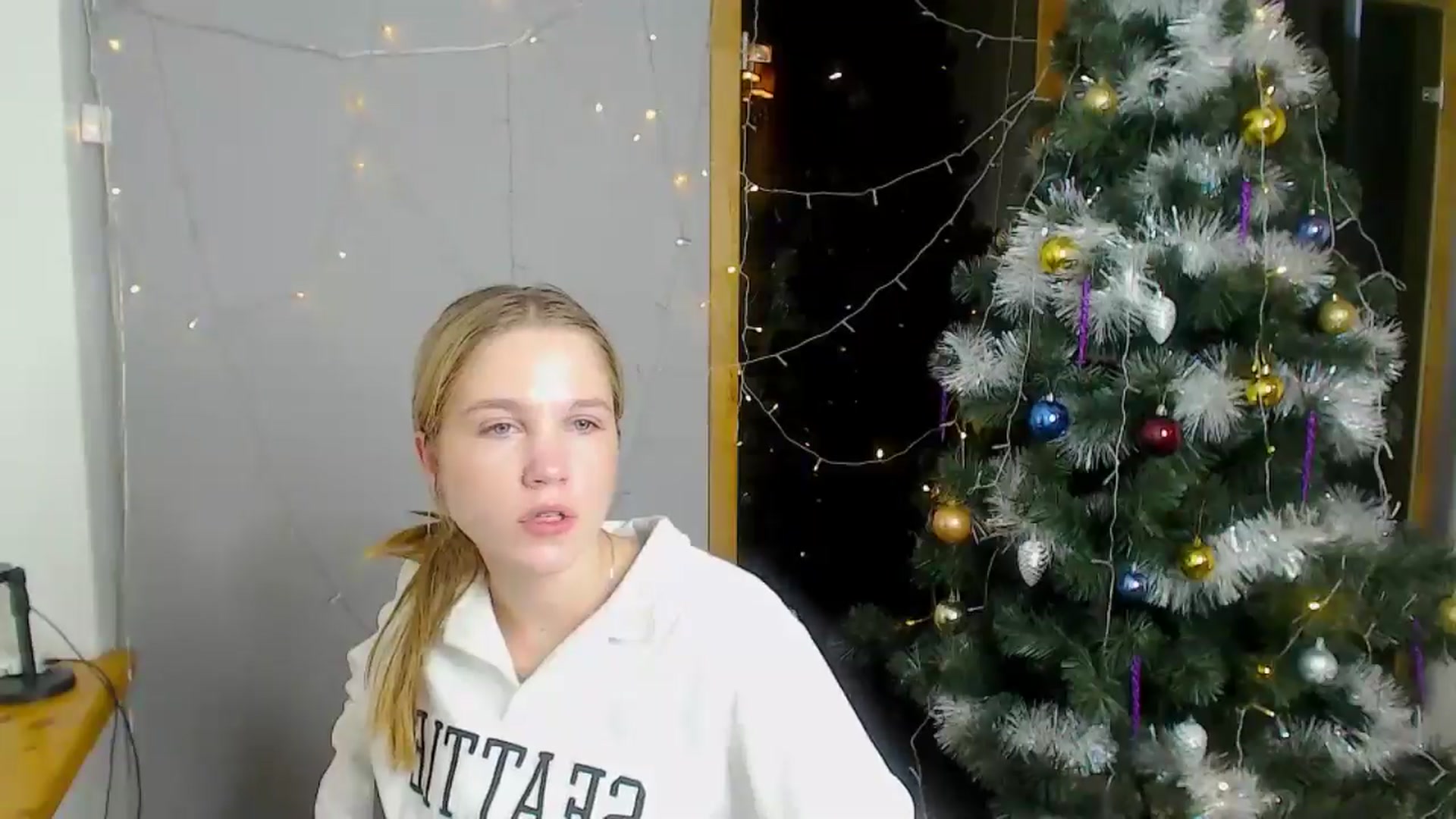 Gallery image thumbnail from Kate_Lewiss's myfreecams stream on, 12/19/2024, 11:29 image 18 of 20