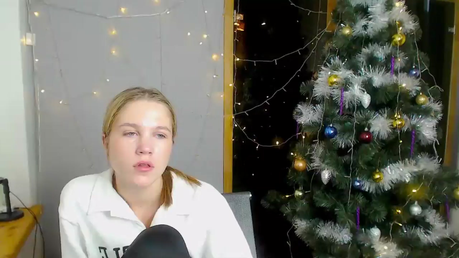 Gallery image thumbnail from Kate_Lewiss's myfreecams stream on, 12/19/2024, 11:29 image 1 of 20