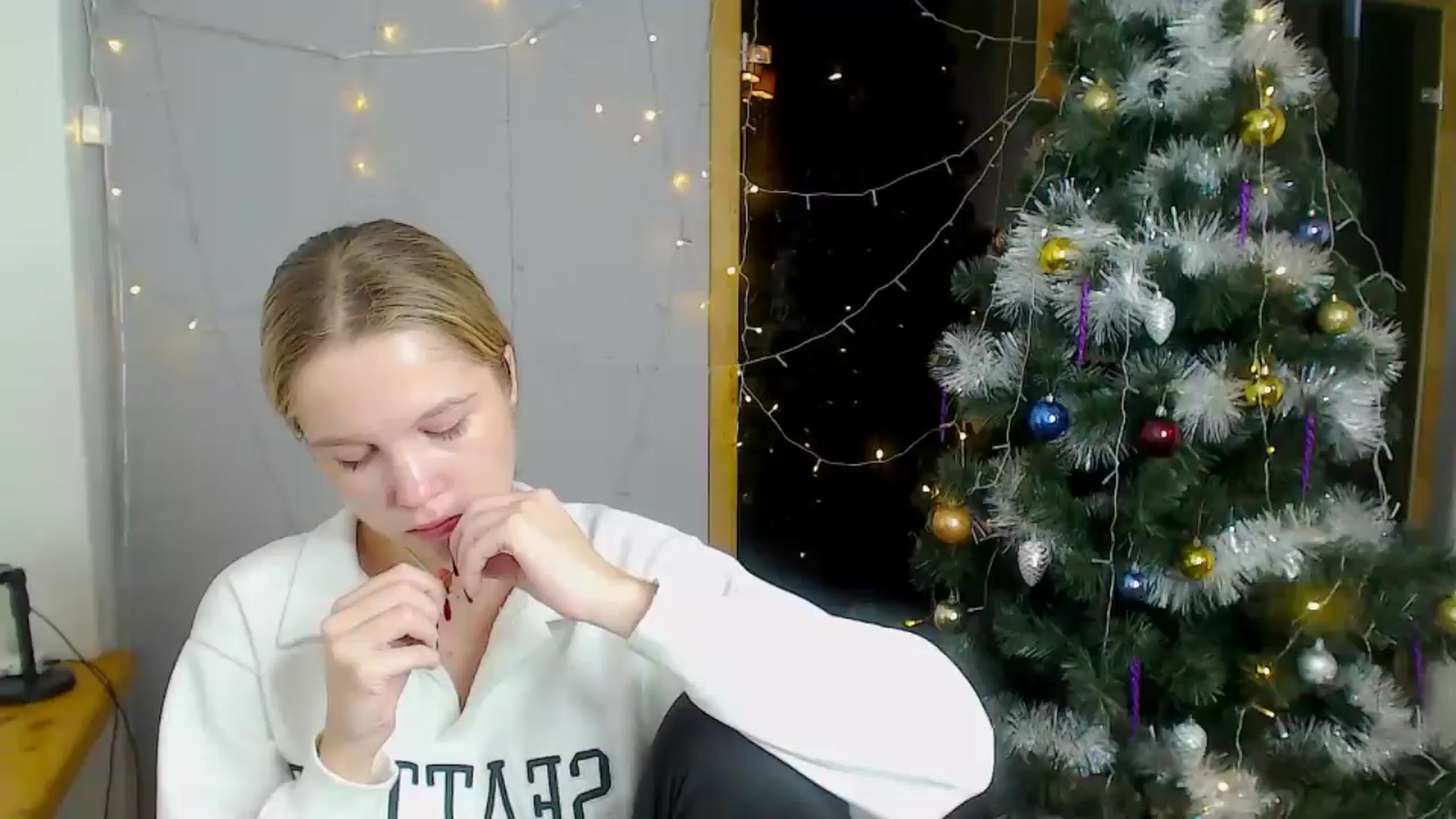 Gallery image thumbnail from Kate_Lewiss's myfreecams stream on, 12/19/2024, 11:29 image 6 of 20