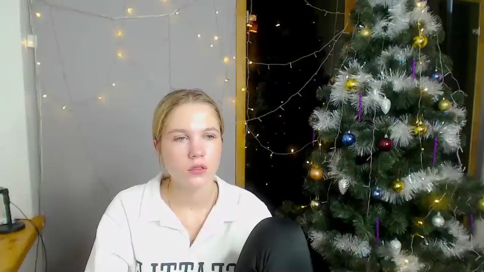 Gallery image thumbnail from Kate_Lewiss's myfreecams stream on, 12/19/2024, 11:29 image 14 of 20