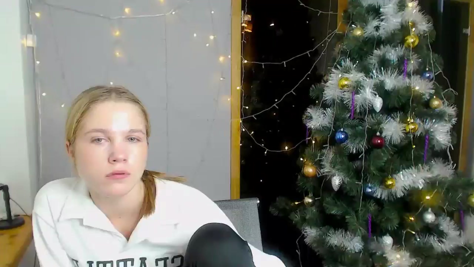 Gallery image thumbnail from Kate_Lewiss's myfreecams stream on, 12/19/2024, 11:29 image 2 of 20