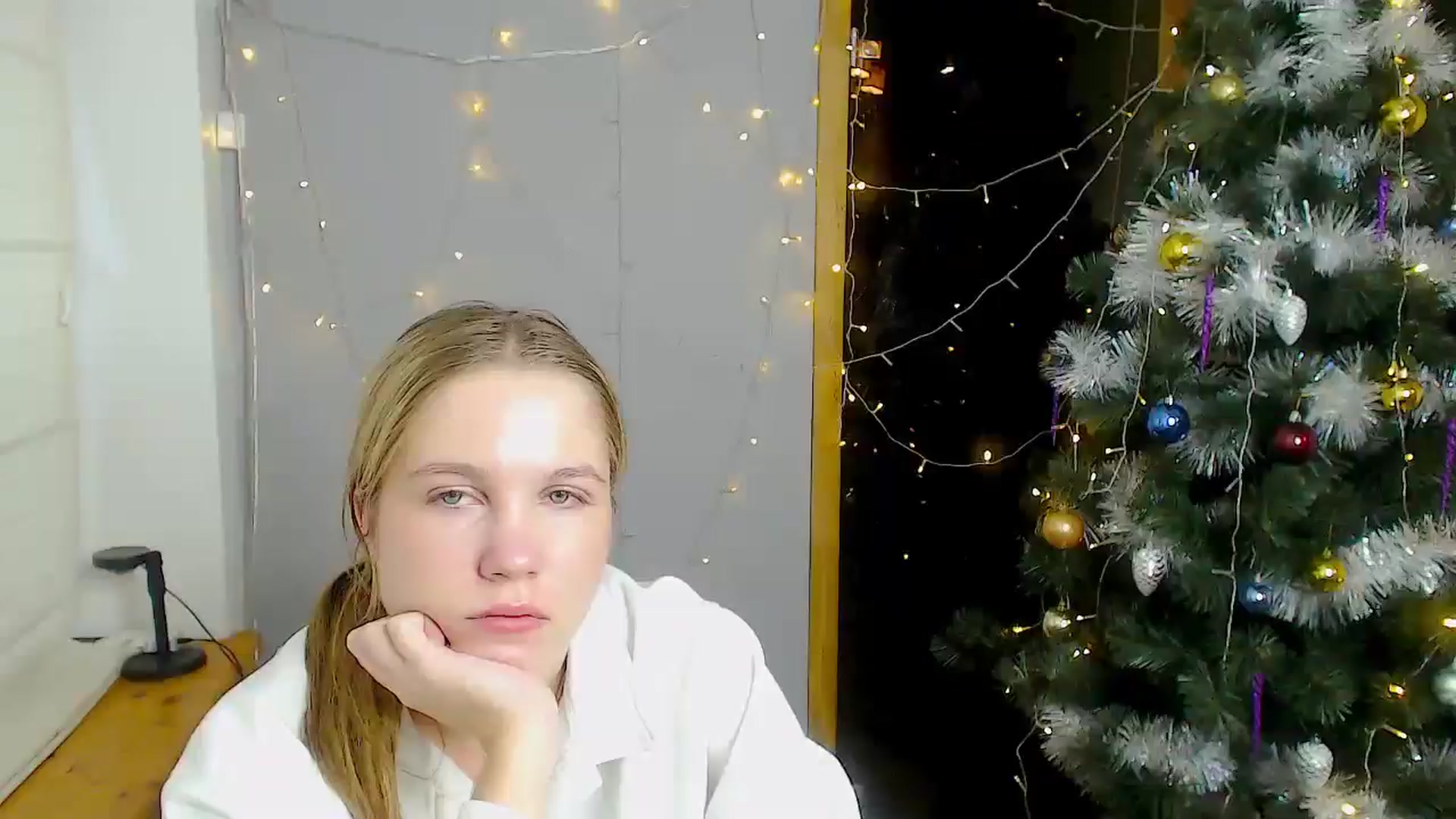 Gallery image thumbnail from Kate_Lewiss's myfreecams stream on, 12/19/2024, 12:01 image 1 of 20