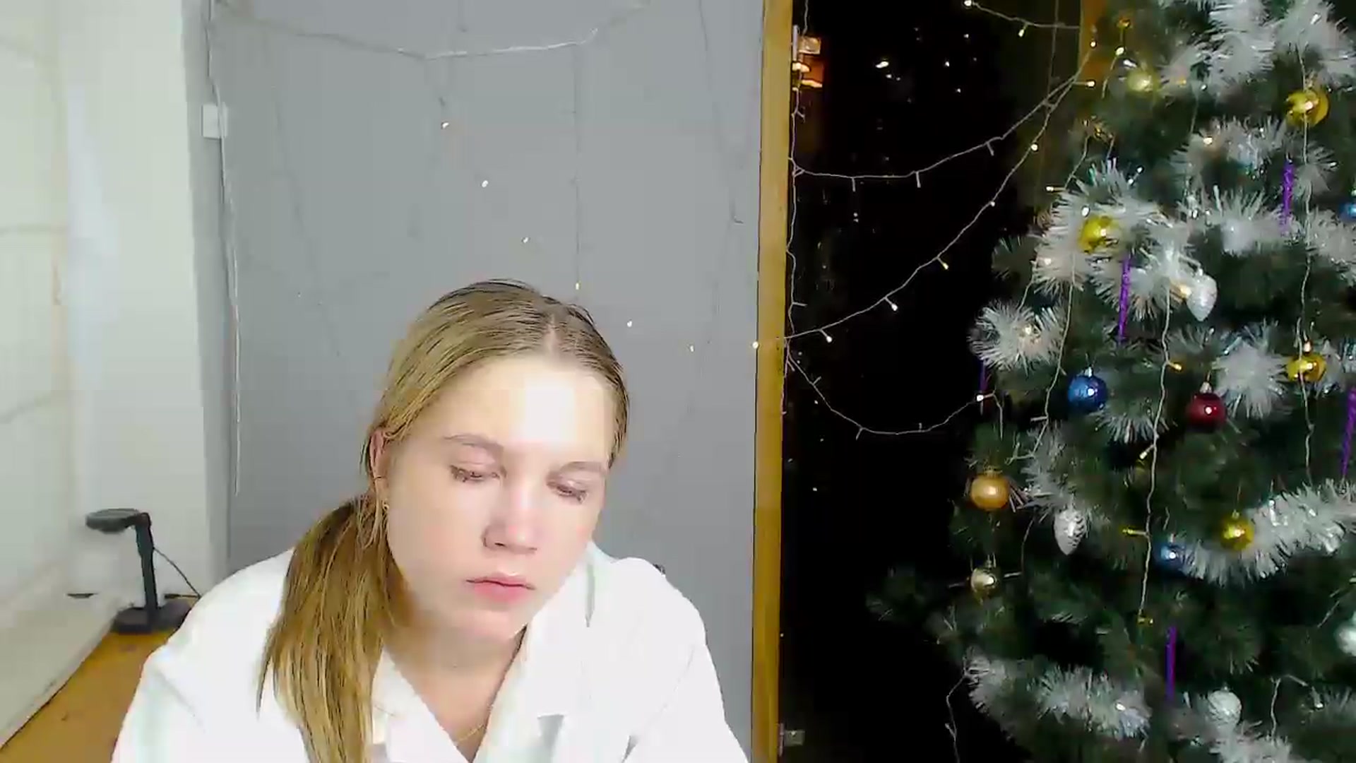Gallery image thumbnail from Kate_Lewiss's myfreecams stream on, 12/19/2024, 12:01 image 4 of 20