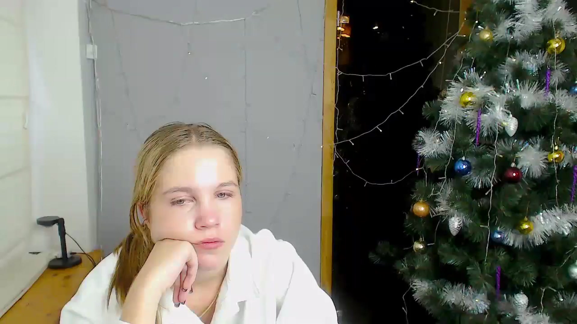 Gallery image thumbnail from Kate_Lewiss's myfreecams stream on, 12/19/2024, 12:01 image 14 of 20