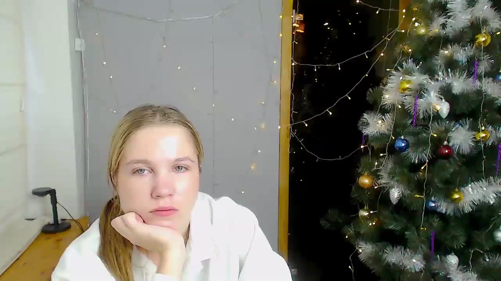 Gallery image thumbnail from Kate_Lewiss's myfreecams stream on, 12/19/2024, 12:01 image 2 of 20