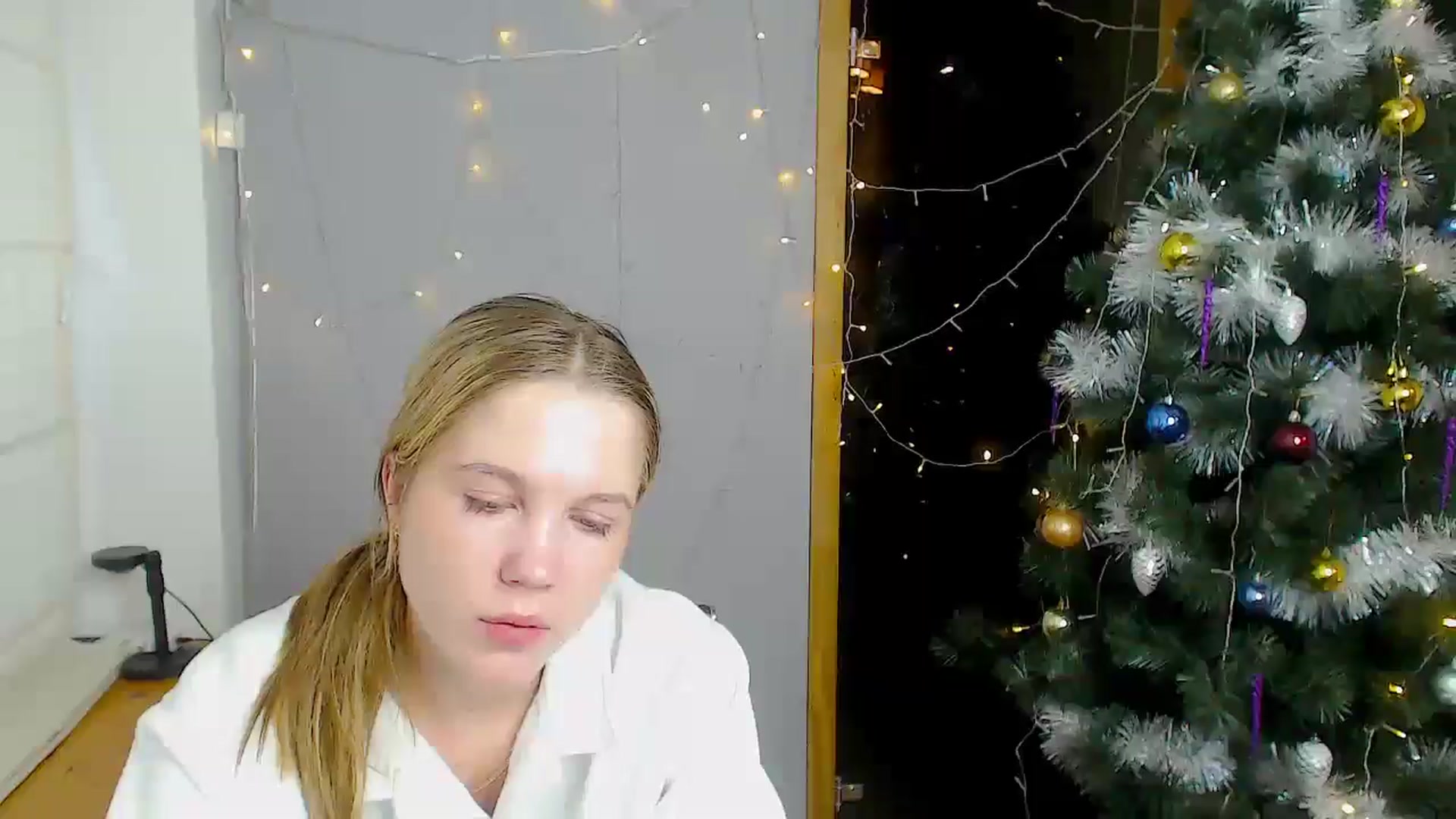 Gallery image thumbnail from Kate_Lewiss's myfreecams stream on, 12/19/2024, 12:01 image 6 of 20