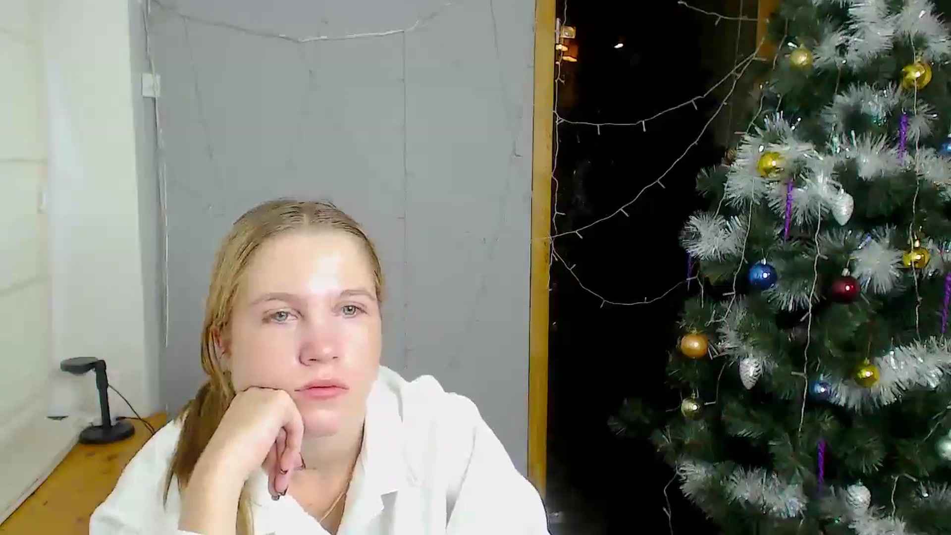 Gallery image thumbnail from Kate_Lewiss's myfreecams stream on, 12/19/2024, 12:01 image 13 of 20