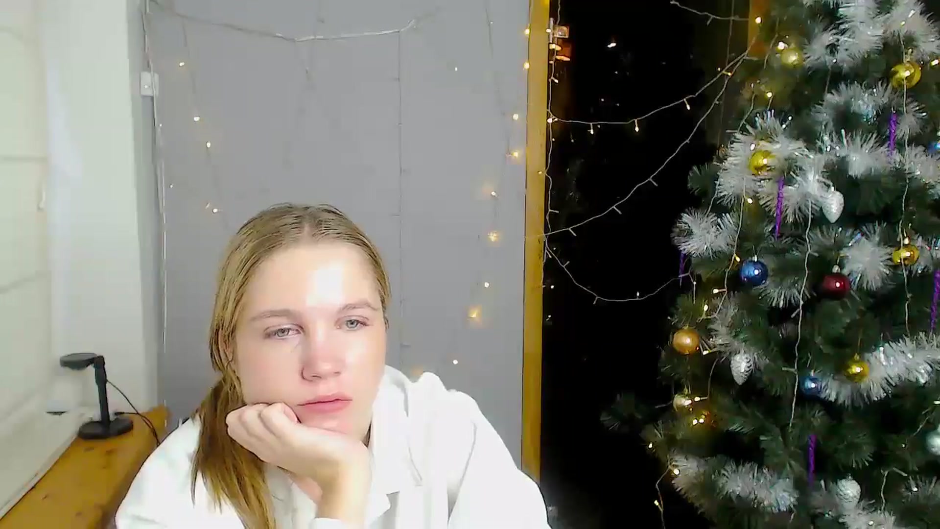 Gallery image thumbnail from Kate_Lewiss's myfreecams stream on, 12/19/2024, 12:01 image 12 of 20