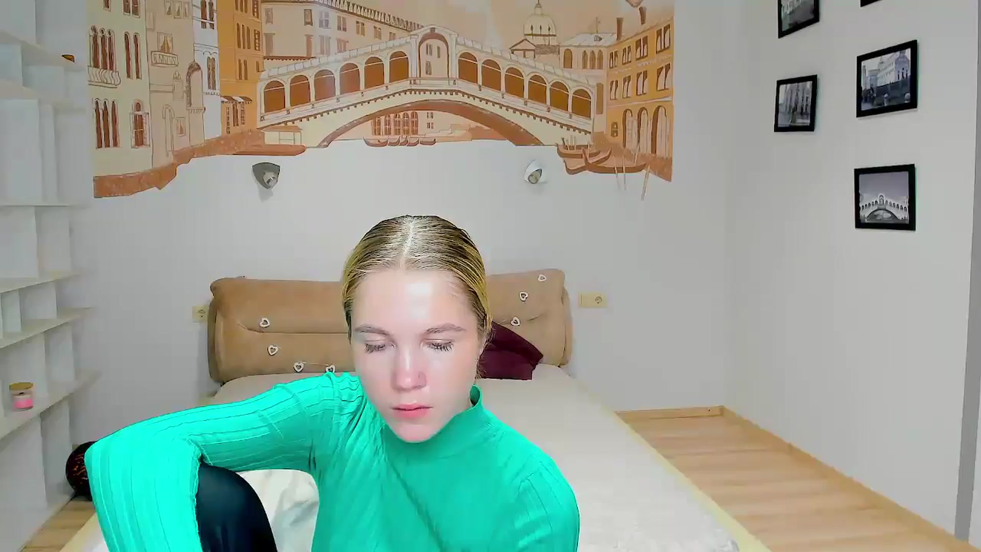 Gallery image thumbnail from Kate_Lewiss's myfreecams stream on, 12/20/2024, 12:06 image 12 of 20