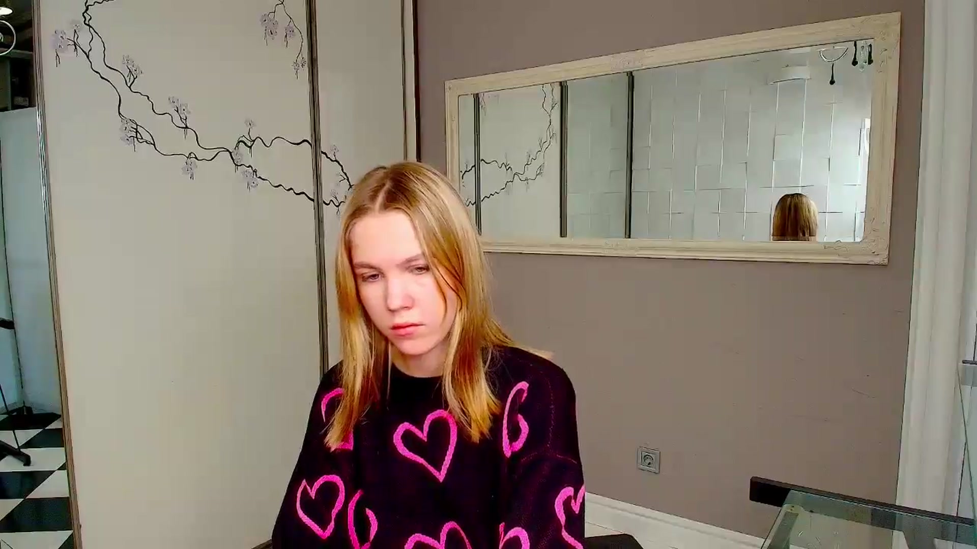 Gallery image thumbnail from Kate_Lewiss's myfreecams stream on, 12/23/2024, 07:18 image 17 of 20