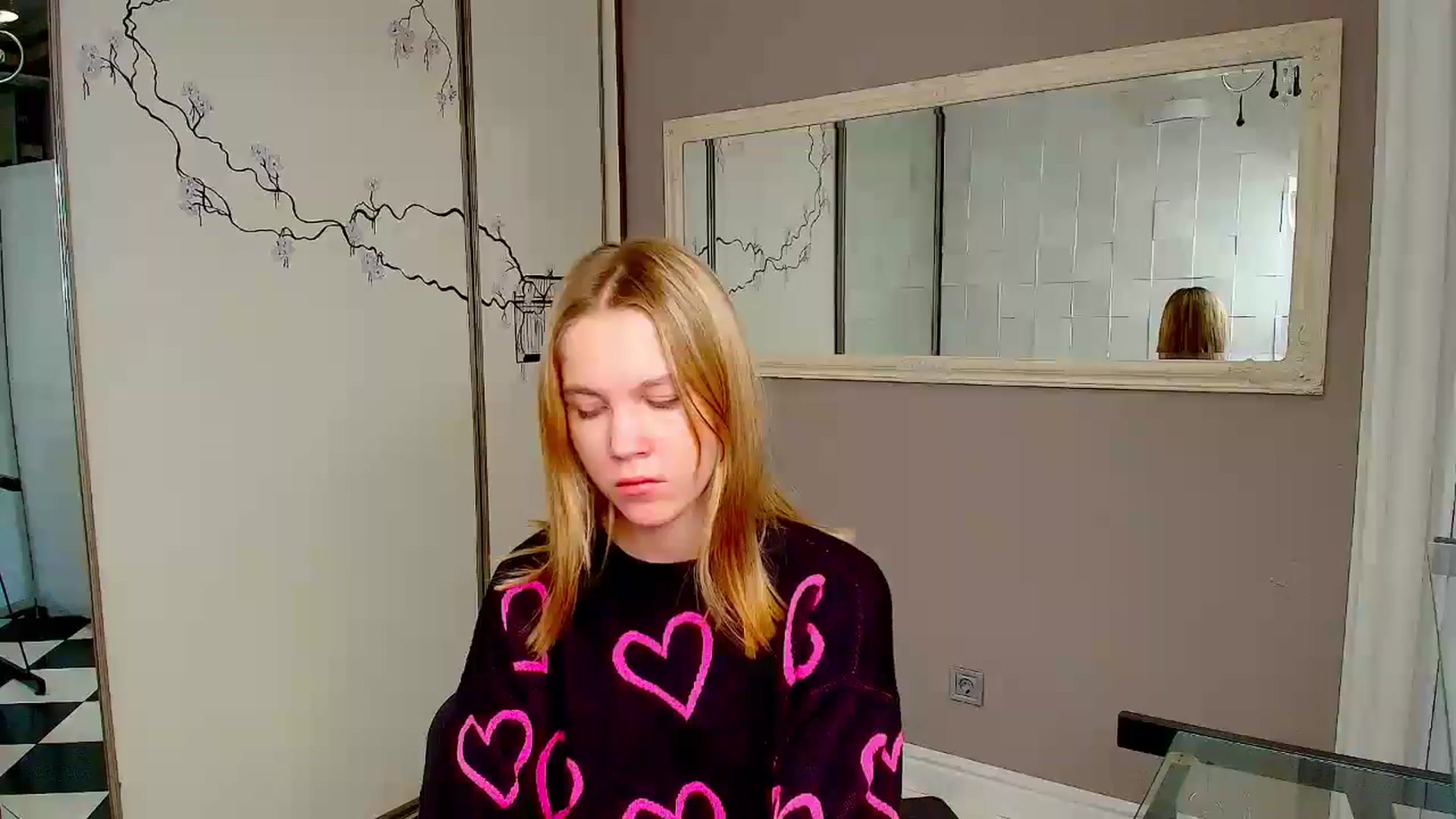 Gallery image thumbnail from Kate_Lewiss's myfreecams stream on, 12/23/2024, 07:18 image 16 of 20