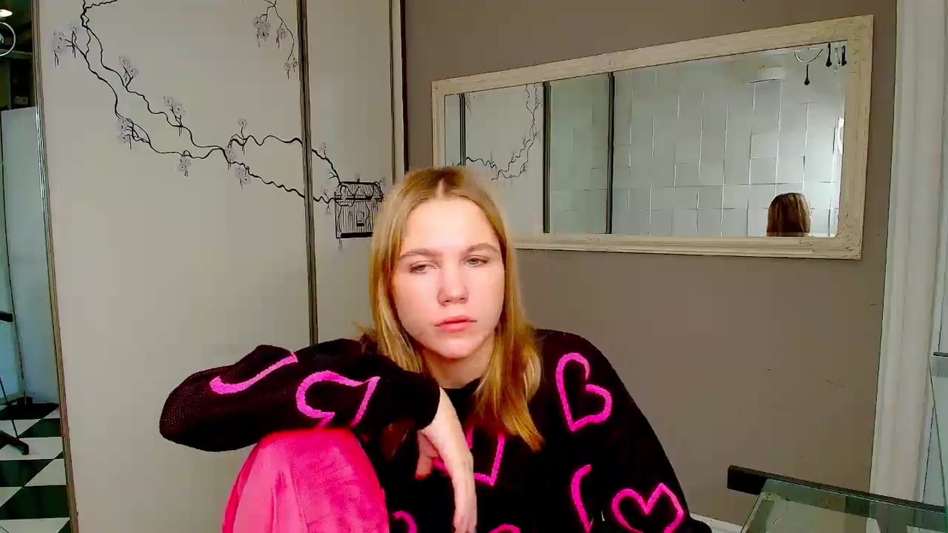 Gallery image thumbnail from Kate_Lewiss's myfreecams stream on, 12/23/2024, 09:27 image 3 of 20