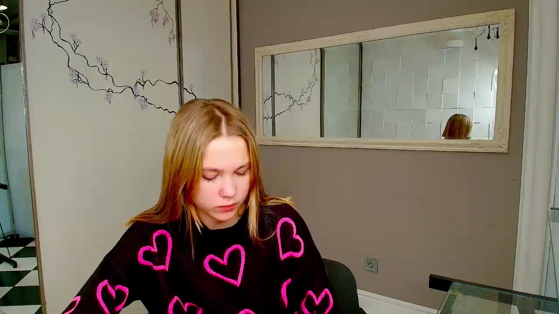 Gallery image thumbnail from Kate_Lewiss's myfreecams stream on, 12/23/2024, 09:27 image 13 of 20