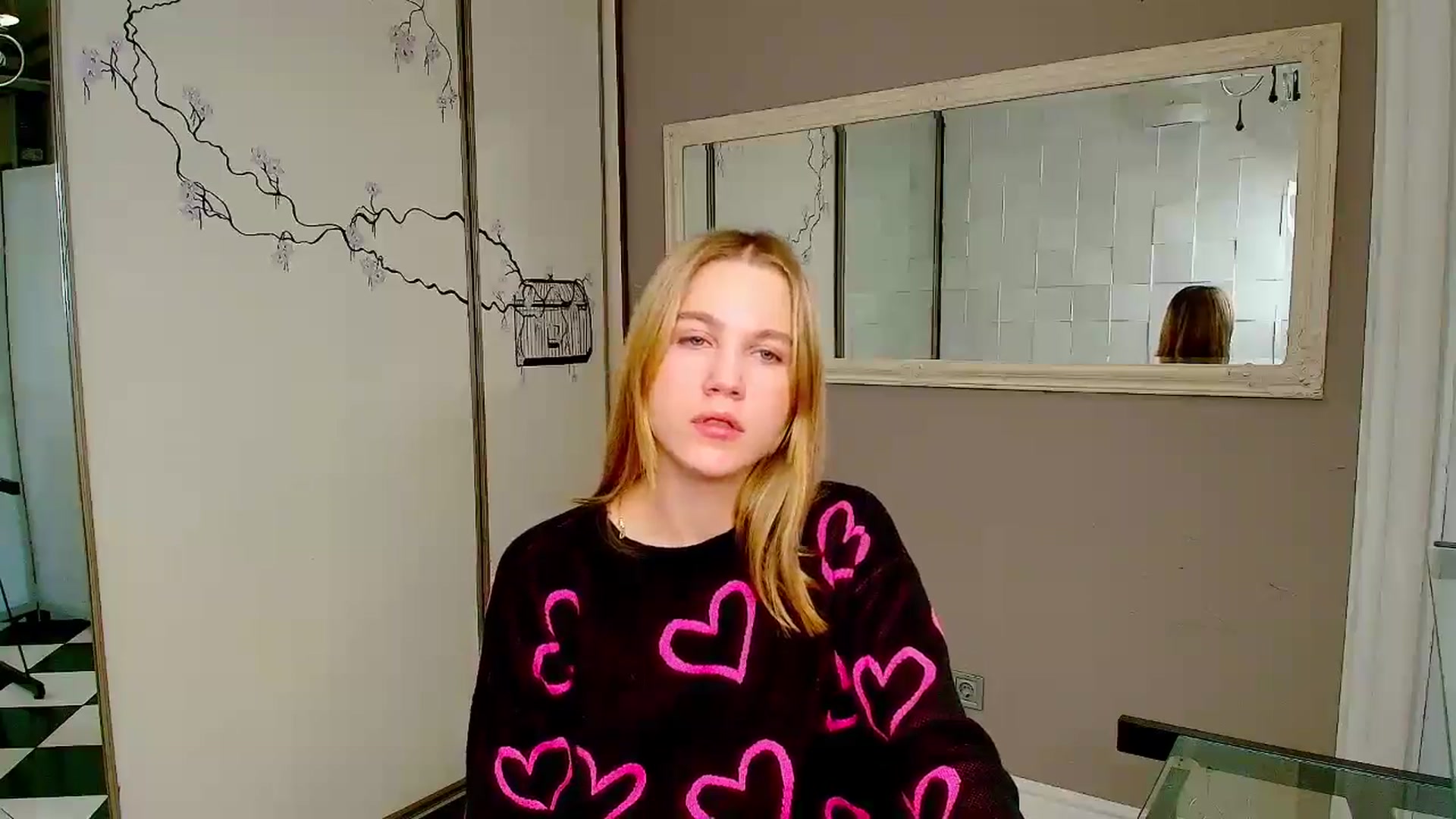 Gallery image thumbnail from Kate_Lewiss's myfreecams stream on, 12/23/2024, 09:27 image 14 of 20