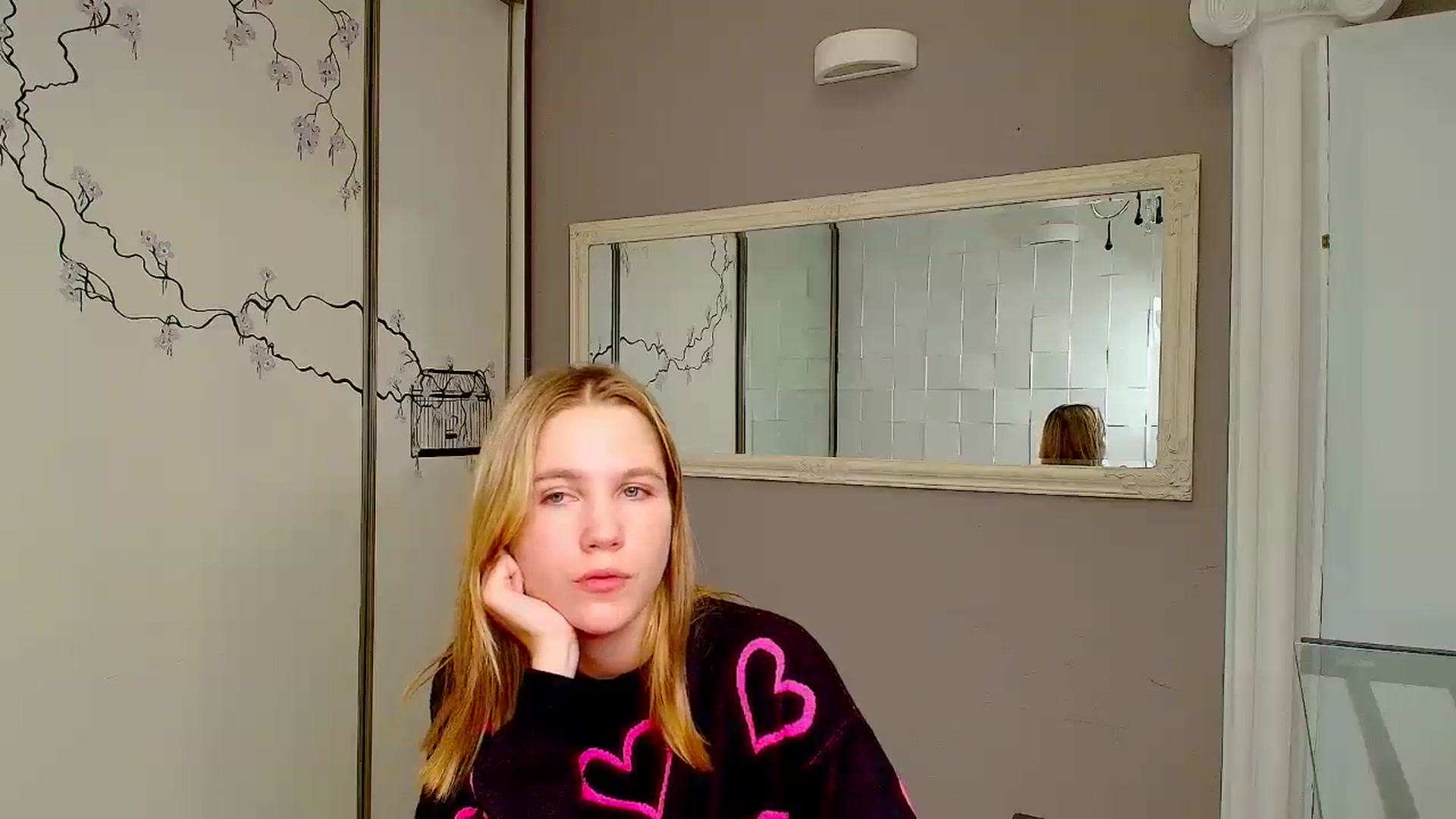 Gallery image thumbnail from Kate_Lewiss's myfreecams stream on, 12/23/2024, 11:53 image 15 of 20