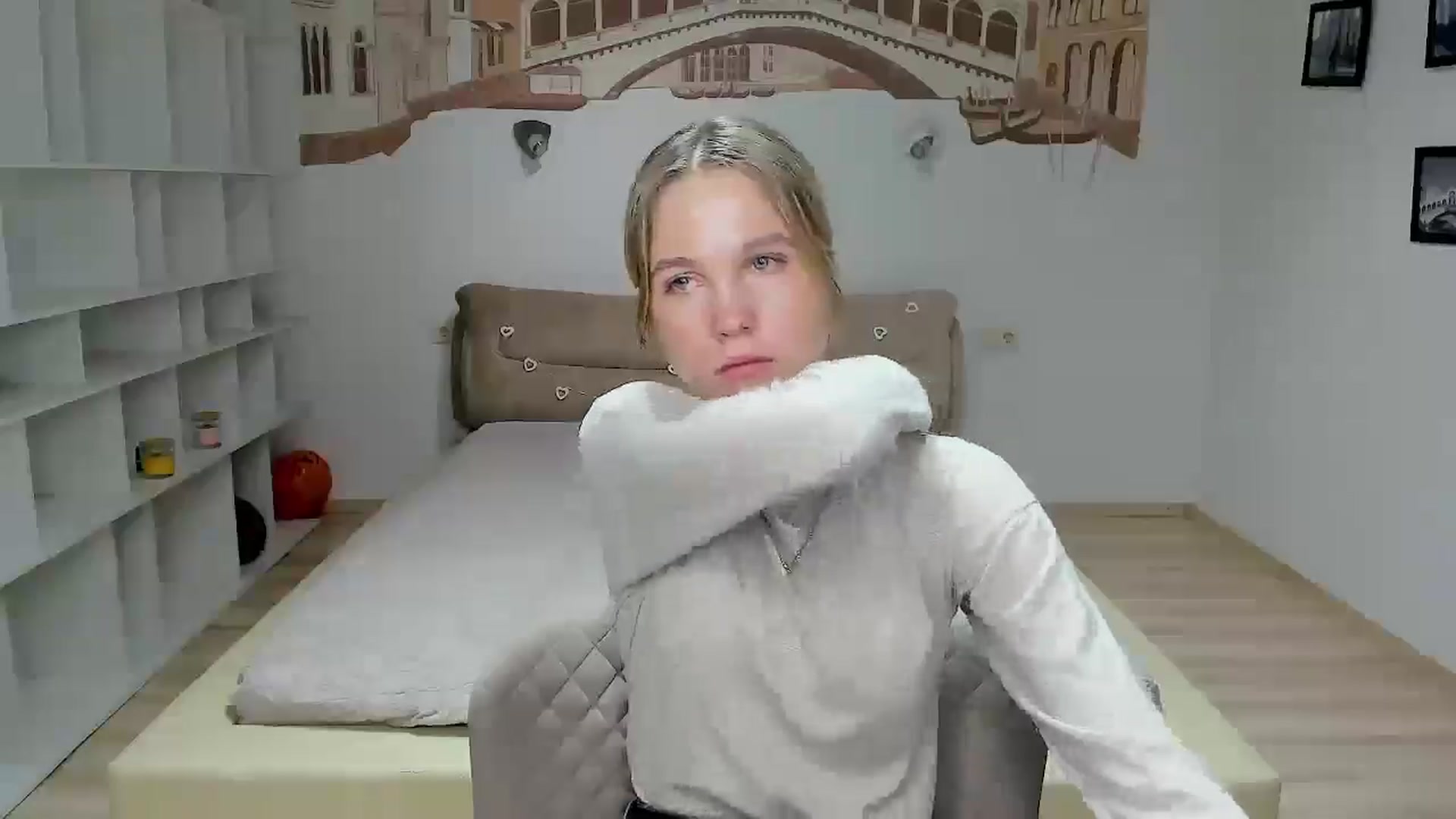 Gallery image thumbnail from Kate_Lewiss's myfreecams stream on, 12/24/2024, 09:10 image 16 of 20
