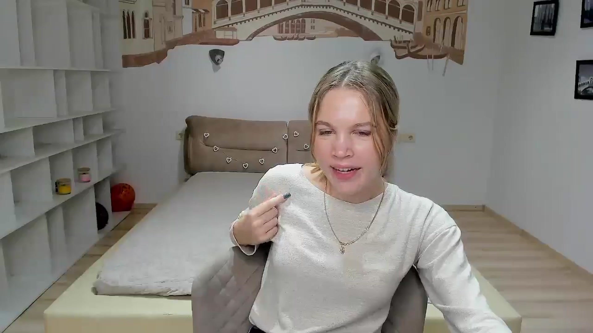 Gallery image thumbnail from Kate_Lewiss's myfreecams stream on, 12/24/2024, 09:10 image 19 of 20