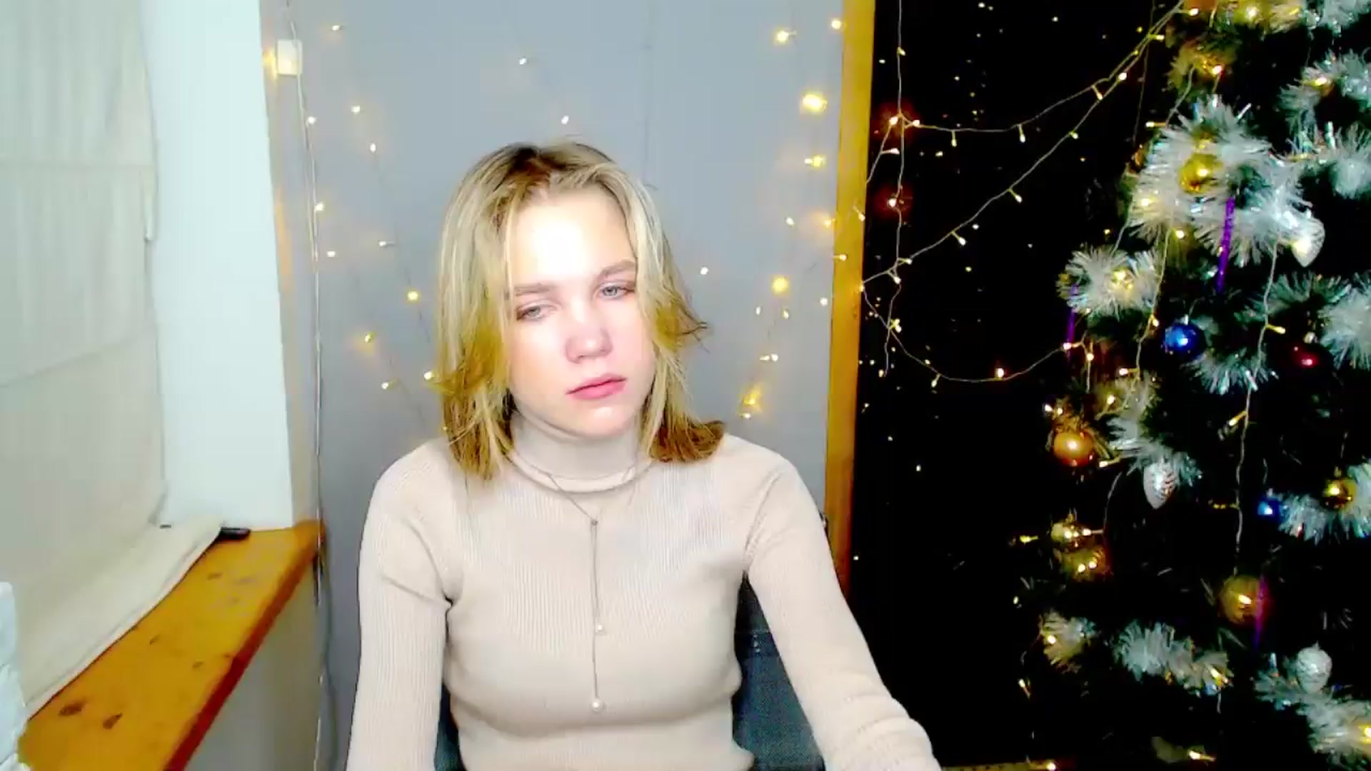 Gallery image thumbnail from Kate_Lewiss's myfreecams stream on, 12/25/2024, 14:10 image 10 of 20