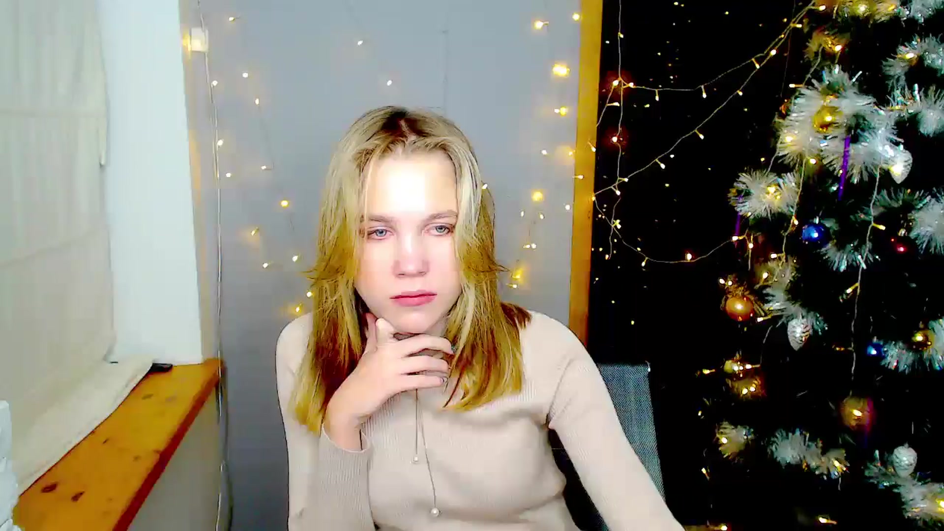 Gallery image thumbnail from Kate_Lewiss's myfreecams stream on, 12/25/2024, 14:10 image 13 of 20