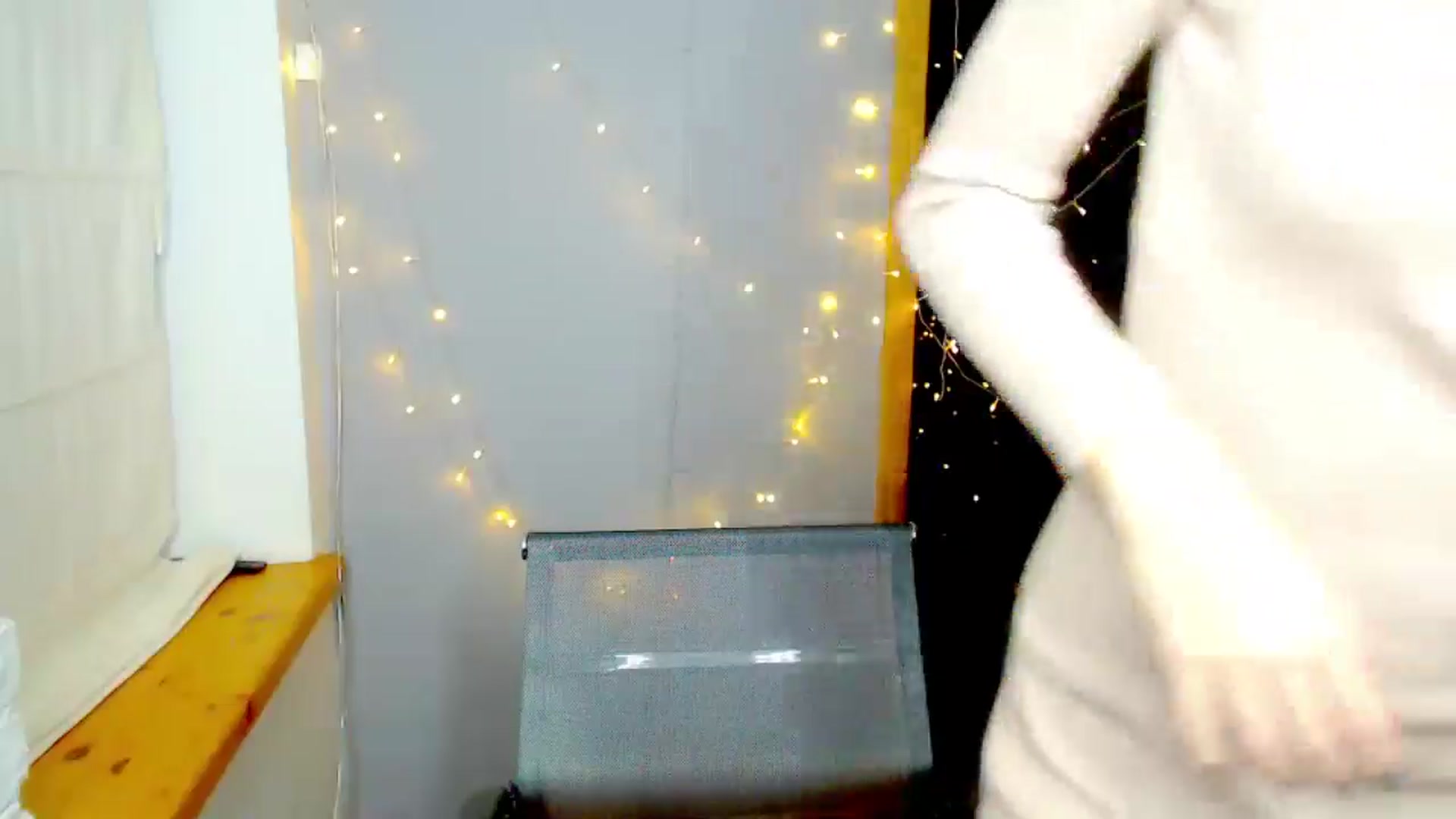 Gallery image thumbnail from Kate_Lewiss's myfreecams stream on, 12/25/2024, 14:10 image 5 of 20