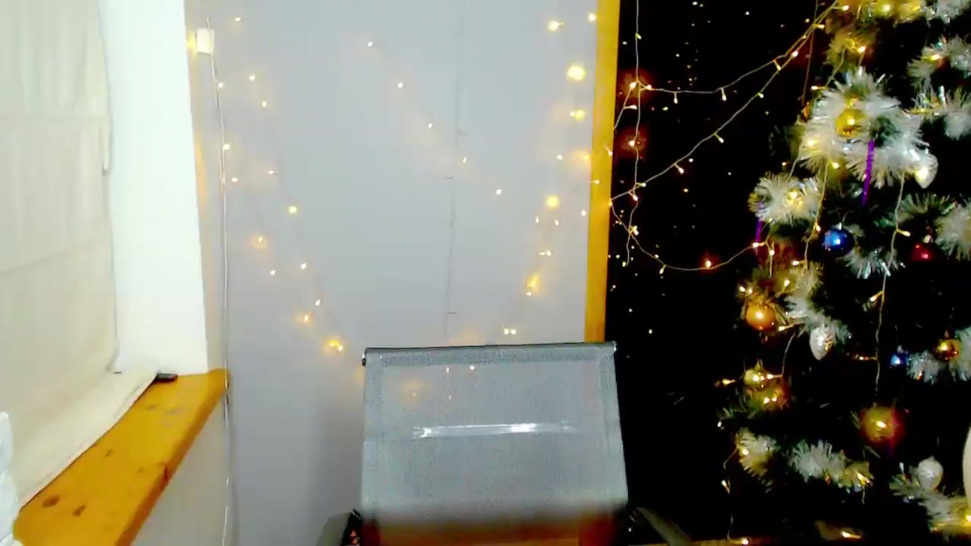 Gallery image thumbnail from Kate_Lewiss's myfreecams stream on, 12/25/2024, 15:29 image 12 of 20
