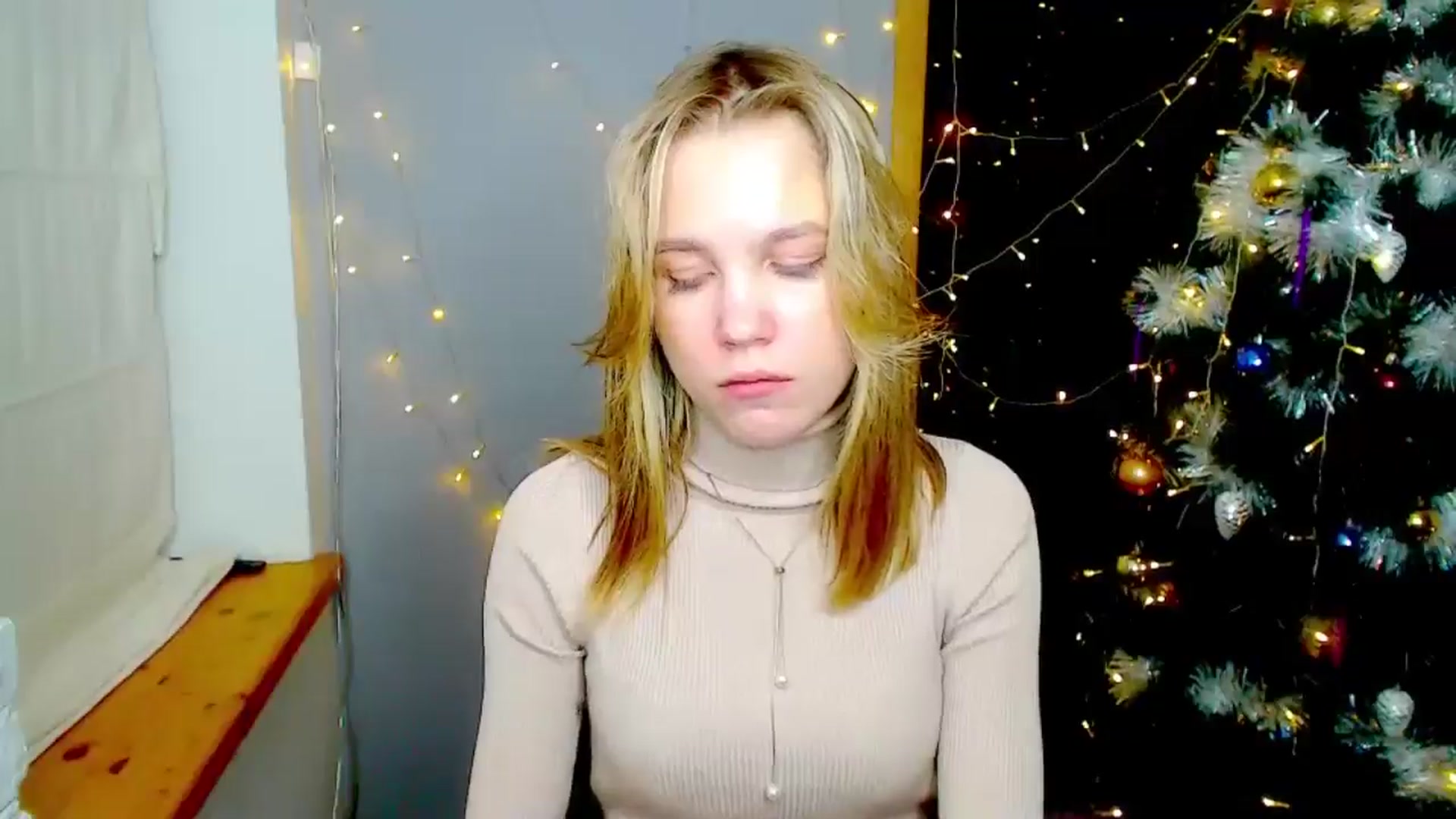 Gallery image thumbnail from Kate_Lewiss's myfreecams stream on, 12/25/2024, 15:29 image 19 of 20