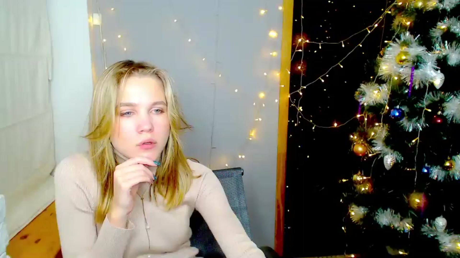 Gallery image thumbnail from Kate_Lewiss's myfreecams stream on, 12/25/2024, 16:33 image 17 of 20