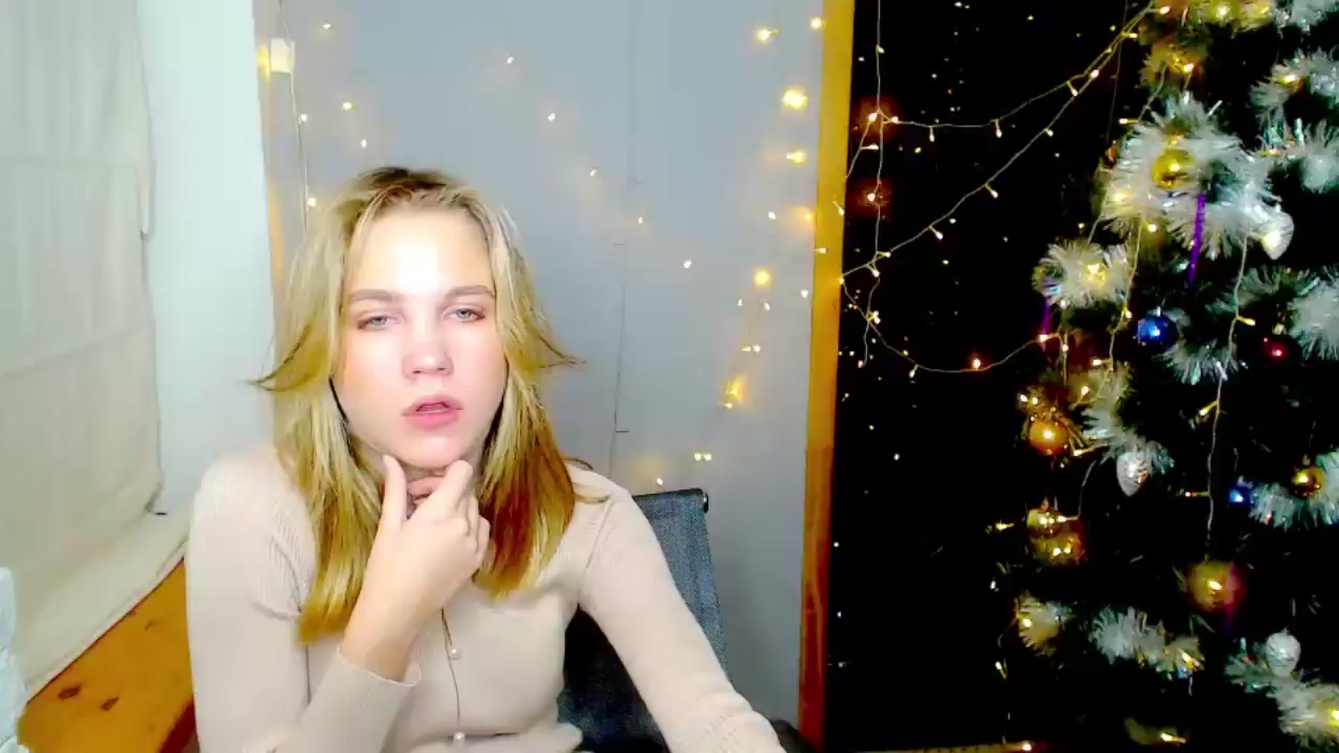 Gallery image thumbnail from Kate_Lewiss's myfreecams stream on, 12/25/2024, 16:33 image 16 of 20