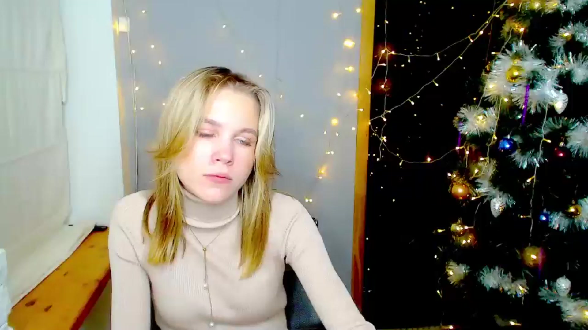 Gallery image thumbnail from Kate_Lewiss's myfreecams stream on, 12/25/2024, 16:33 image 11 of 20