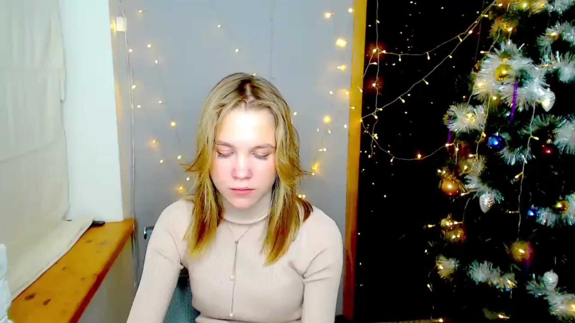 Gallery image thumbnail from Kate_Lewiss's myfreecams stream on, 12/25/2024, 16:33 image 9 of 20