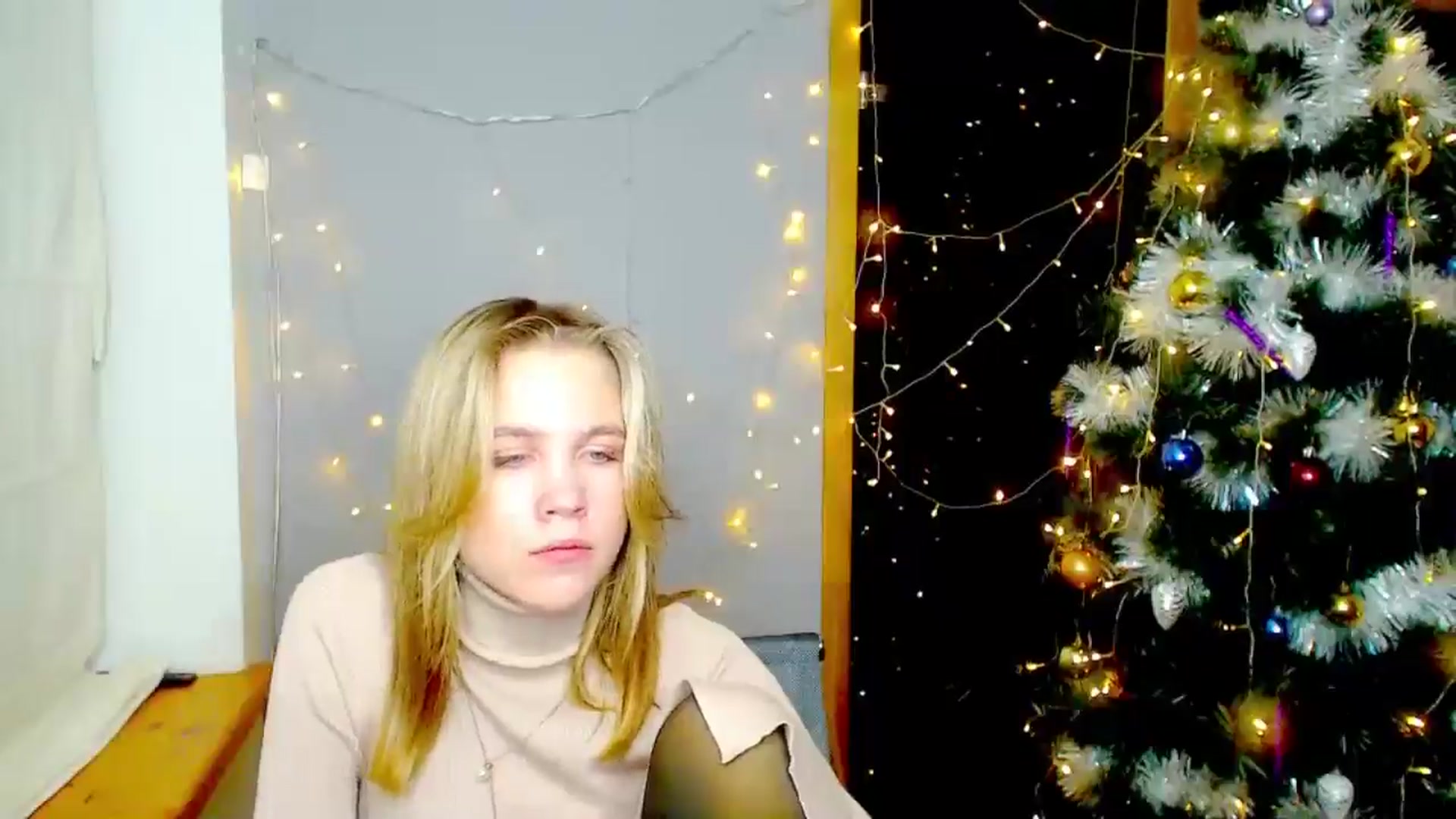 Gallery image thumbnail from Kate_Lewiss's myfreecams stream on, 12/25/2024, 17:50 image 18 of 20