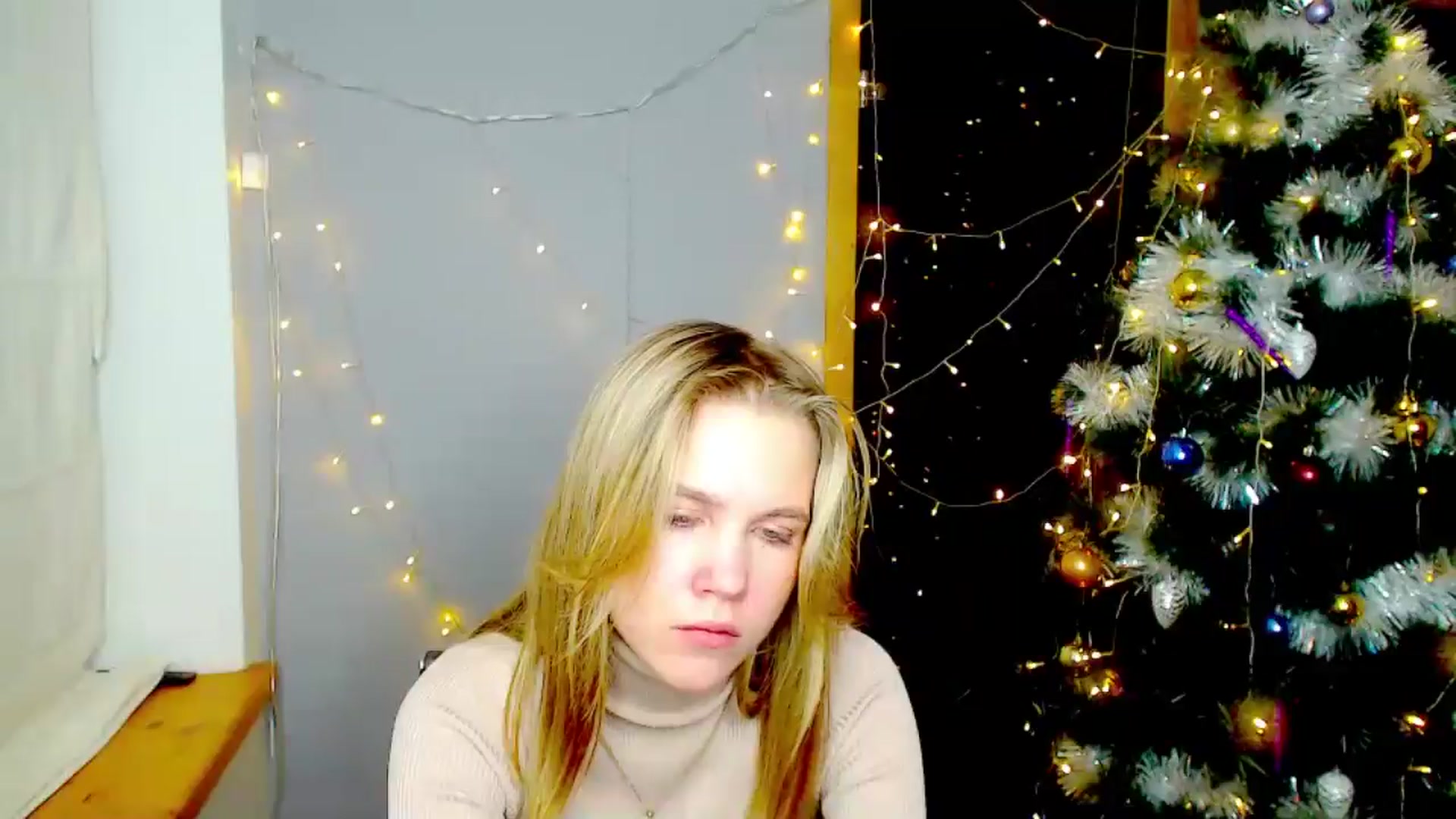 Gallery image thumbnail from Kate_Lewiss's myfreecams stream on, 12/25/2024, 17:50 image 14 of 20