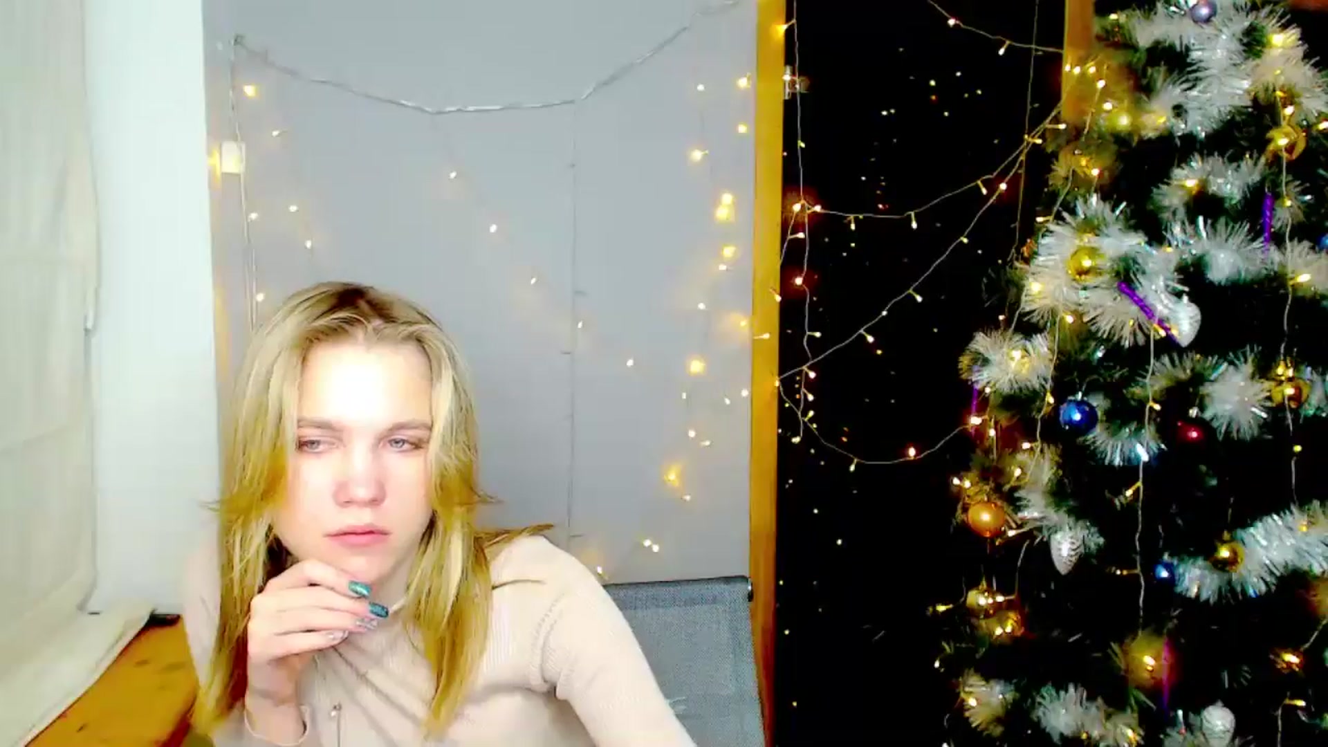 Gallery image thumbnail from Kate_Lewiss's myfreecams stream on, 12/25/2024, 17:50 image 15 of 20