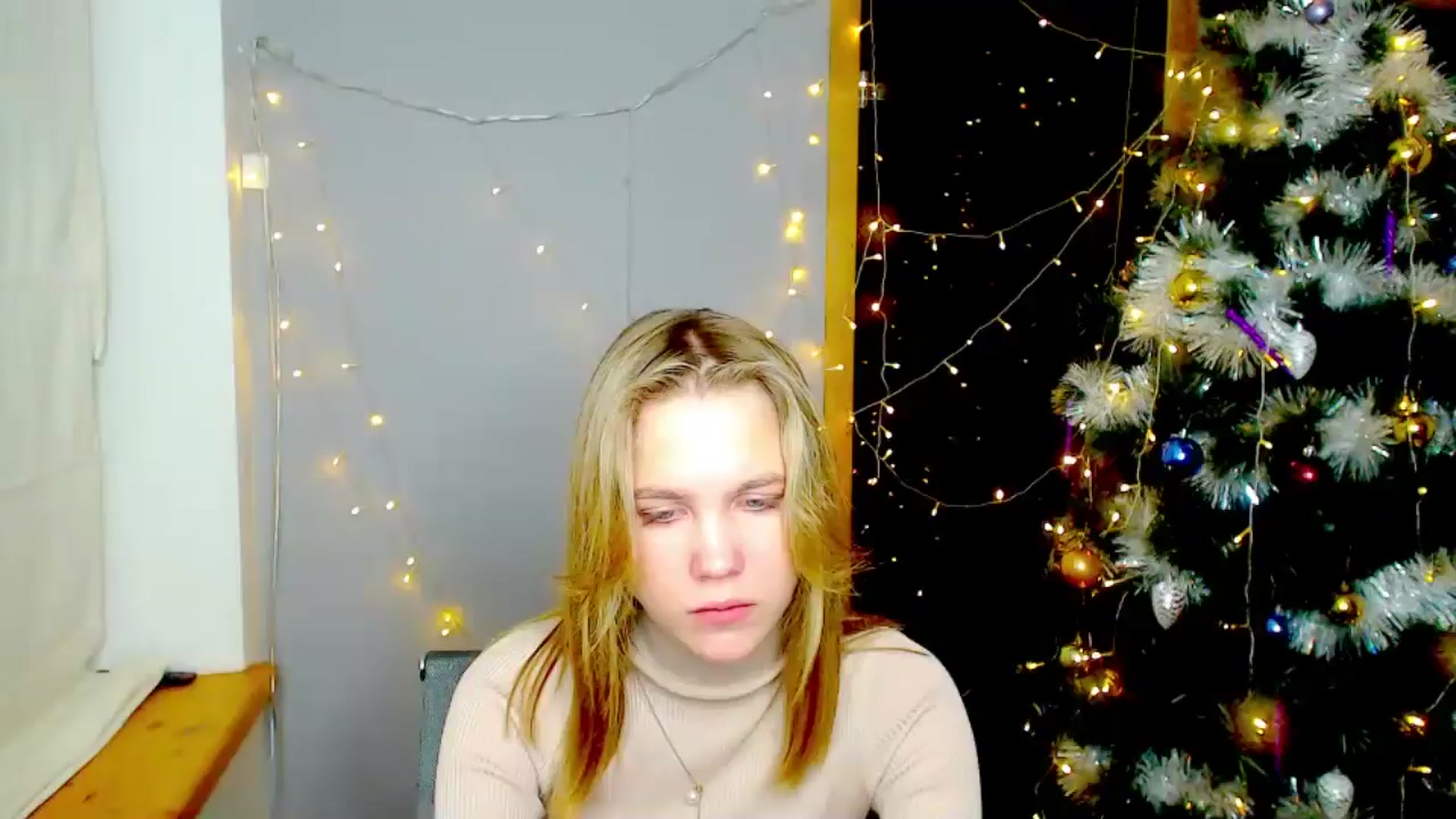 Gallery image thumbnail from Kate_Lewiss's myfreecams stream on, 12/25/2024, 17:50 image 12 of 20