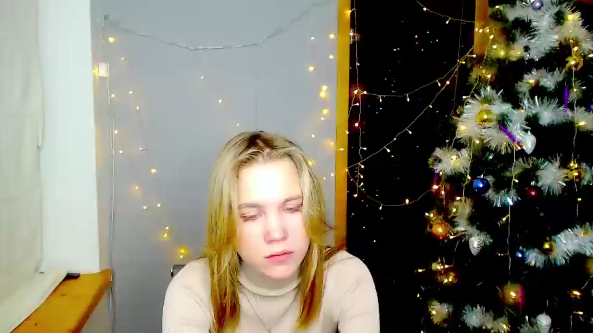Gallery image thumbnail from Kate_Lewiss's myfreecams stream on, 12/25/2024, 17:50 image 13 of 20