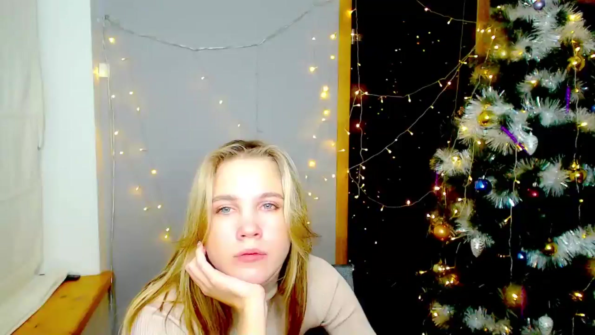 Gallery image thumbnail from Kate_Lewiss's myfreecams stream on, 12/25/2024, 18:03 image 19 of 20