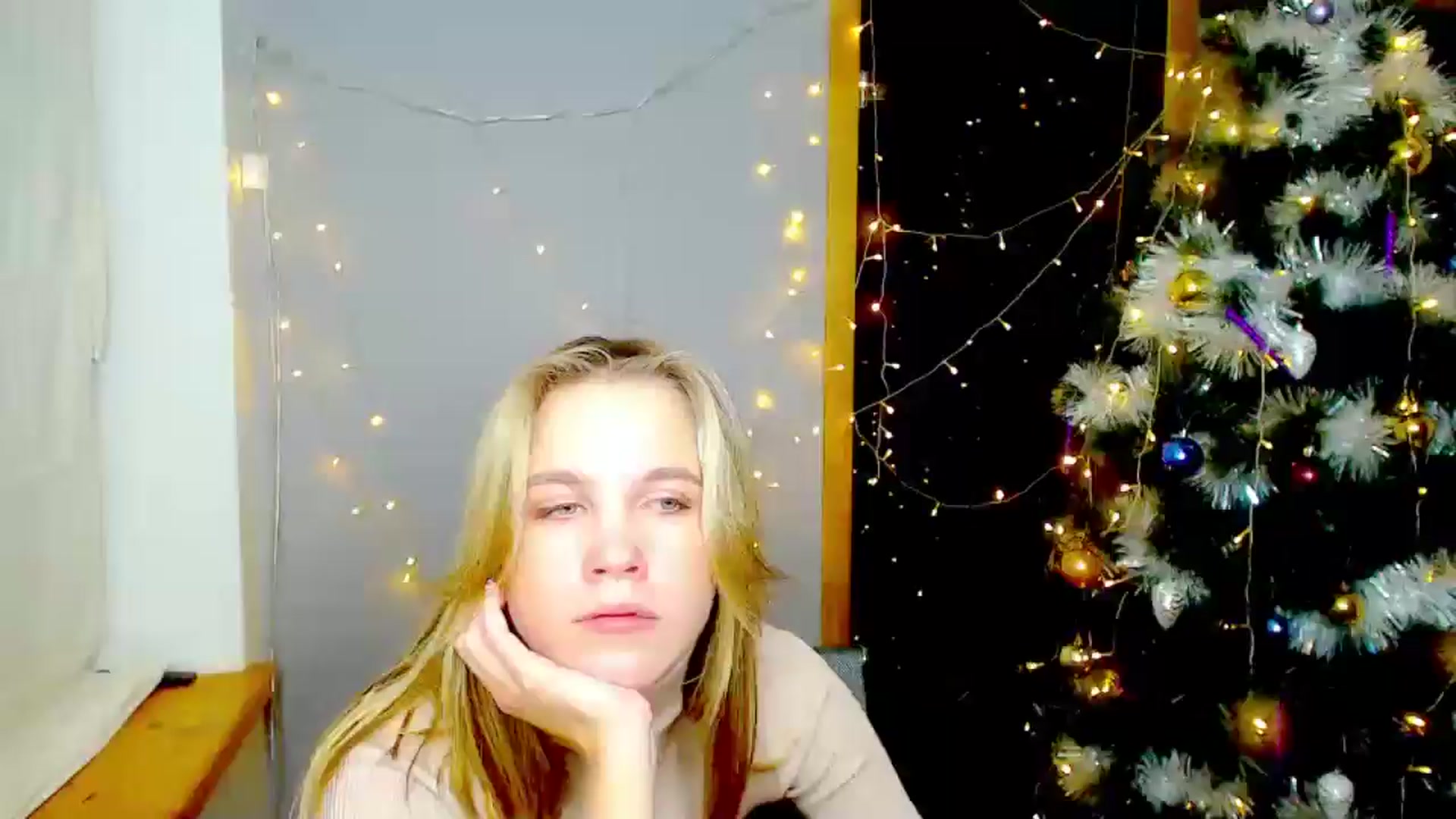 Gallery image thumbnail from Kate_Lewiss's myfreecams stream on, 12/25/2024, 18:03 image 18 of 20