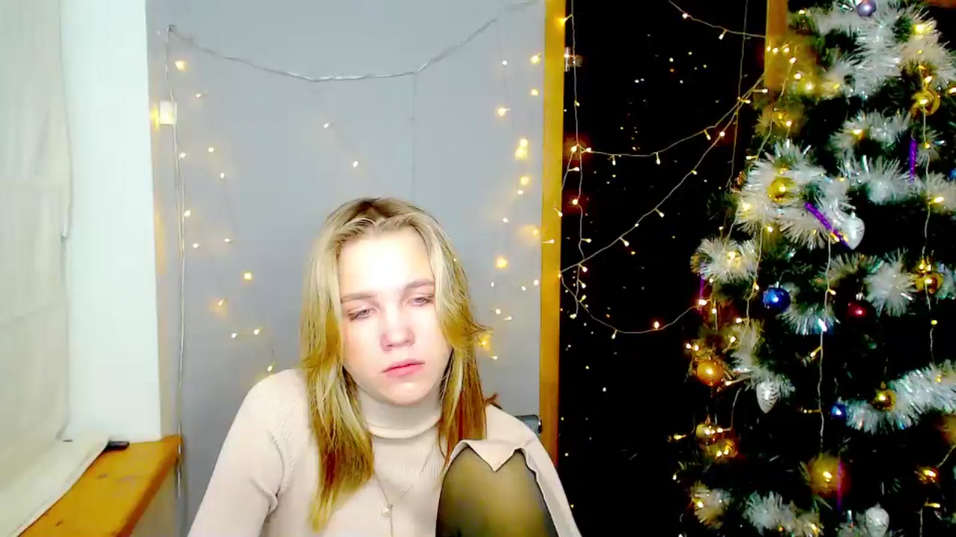 Gallery image thumbnail from Kate_Lewiss's myfreecams stream on, 12/25/2024, 18:03 image 5 of 20