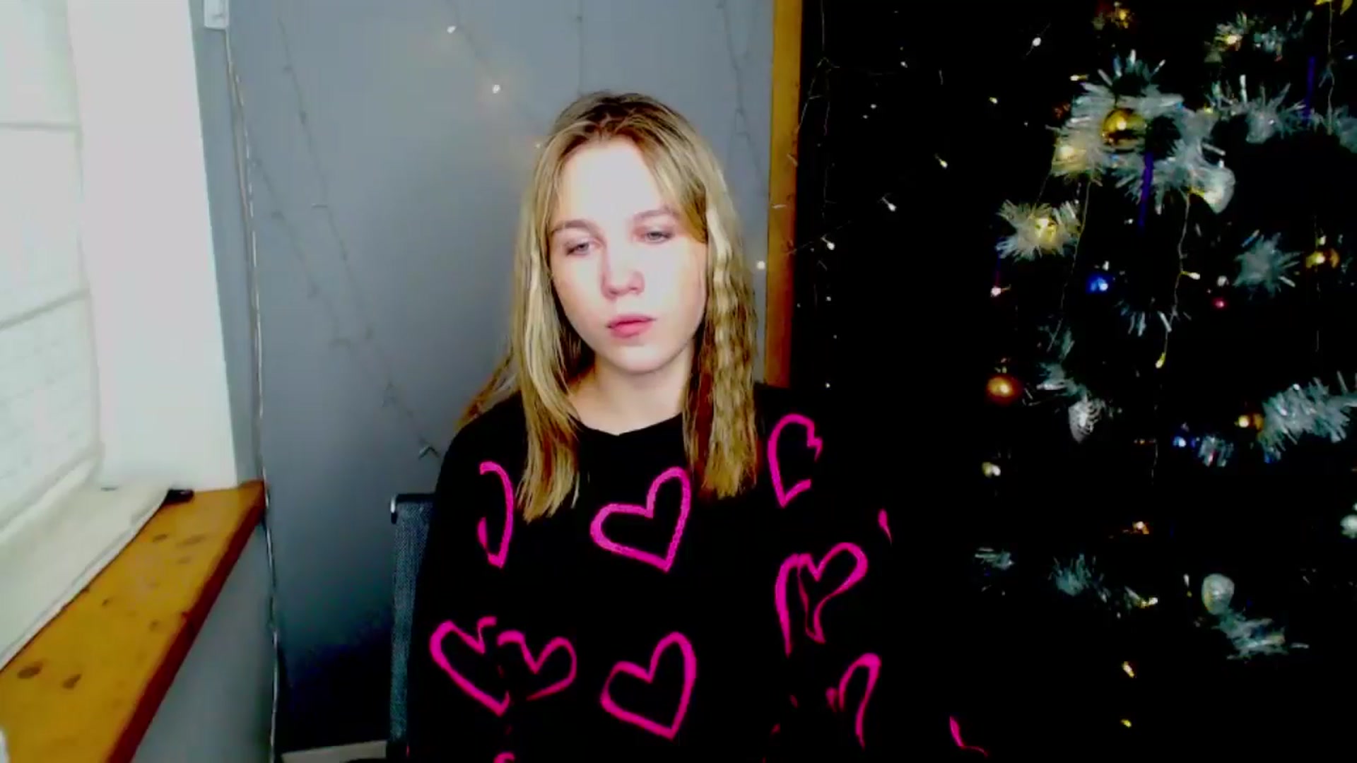 Gallery image thumbnail from Kate_Lewiss's myfreecams stream on, 12/27/2024, 10:03 image 10 of 20