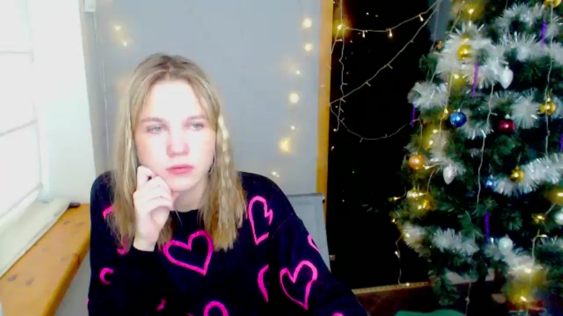 Gallery image thumbnail from Kate_Lewiss's myfreecams stream on, 12/27/2024, 10:03 image 5 of 20