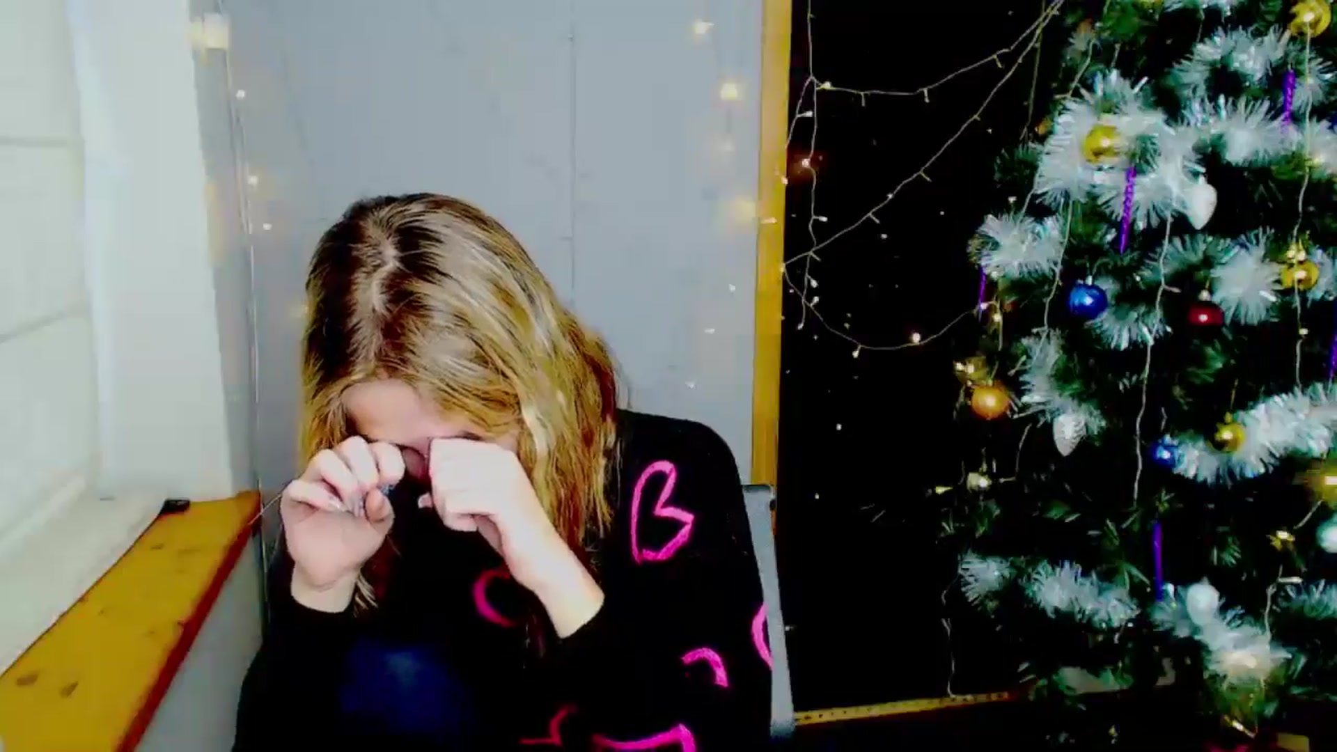 Gallery image thumbnail from Kate_Lewiss's myfreecams stream on, 12/27/2024, 10:03 image 16 of 20