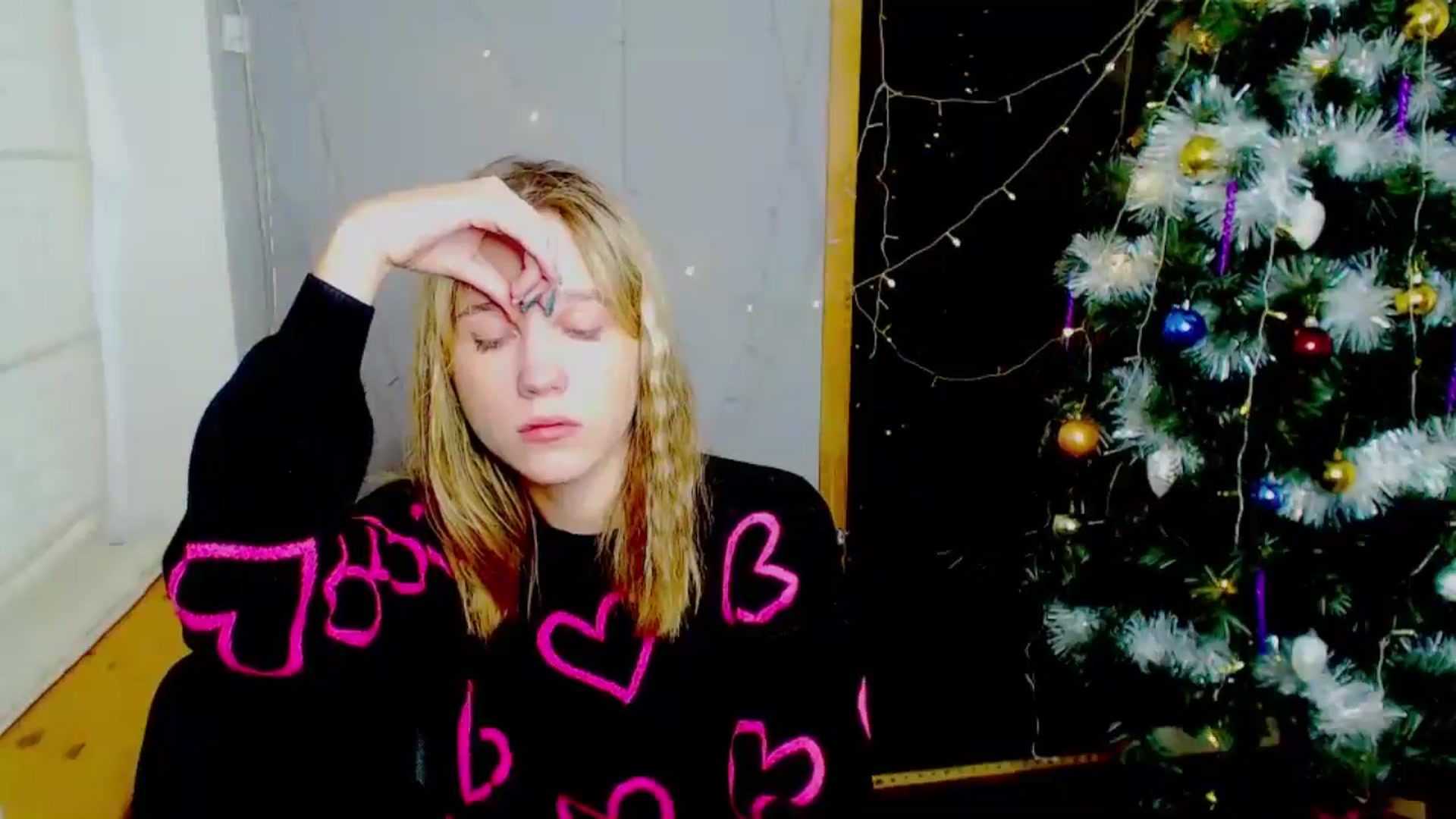 Gallery image thumbnail from Kate_Lewiss's myfreecams stream on, 12/27/2024, 10:03 image 18 of 20