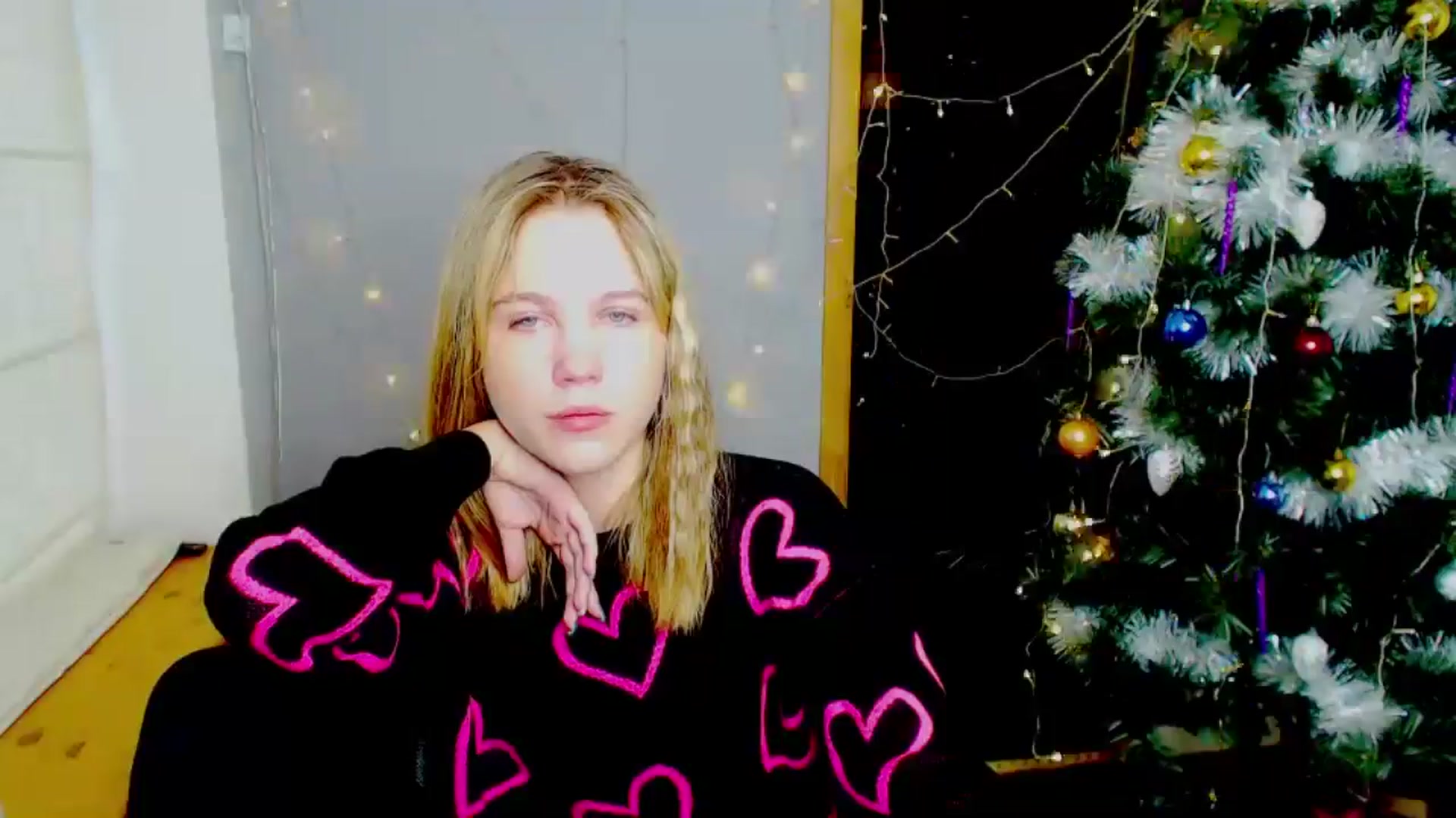 Gallery image thumbnail from Kate_Lewiss's myfreecams stream on, 12/27/2024, 10:03 image 19 of 20