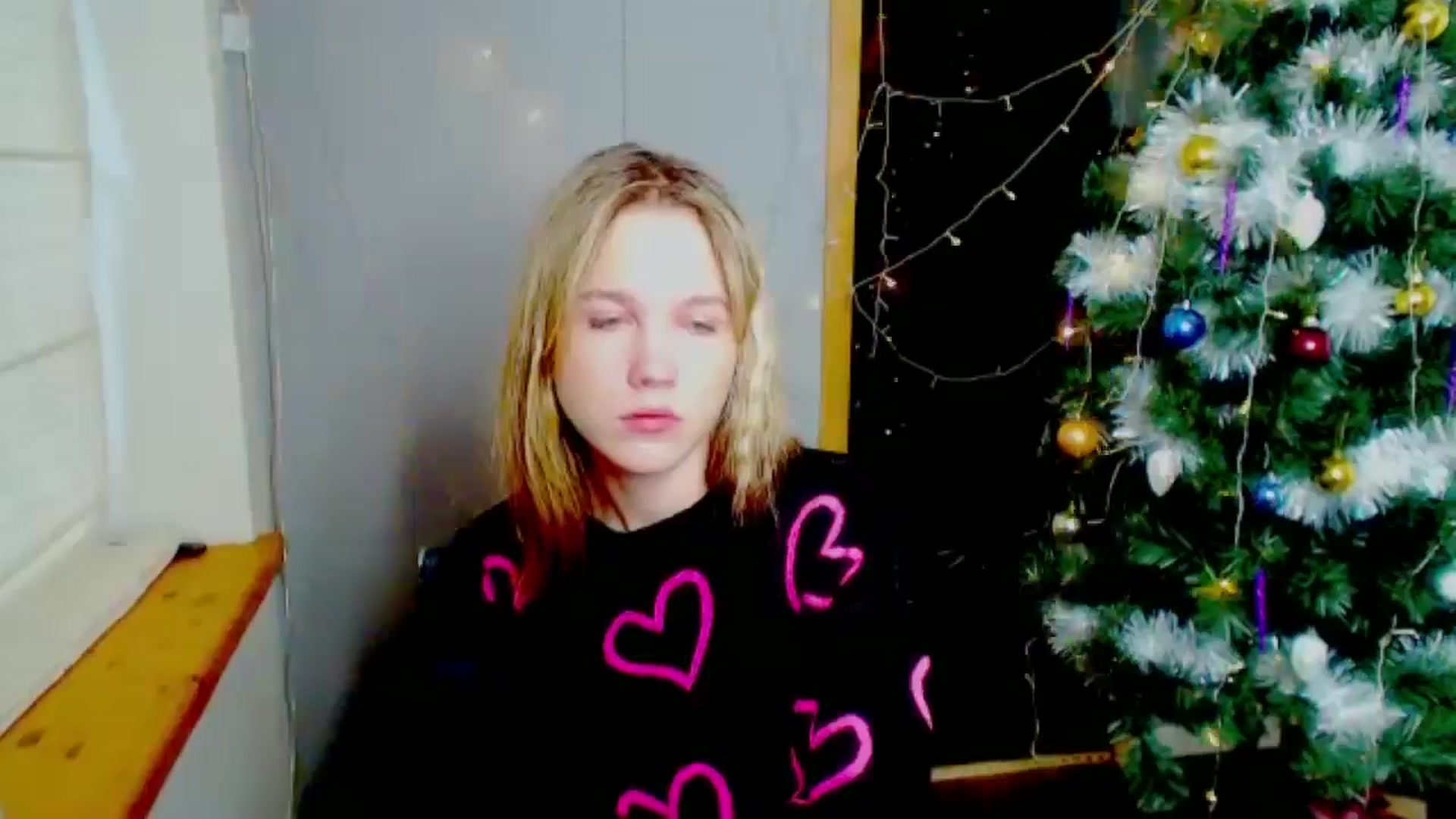 Gallery image thumbnail from Kate_Lewiss's myfreecams stream on, 12/27/2024, 10:21 image 9 of 20