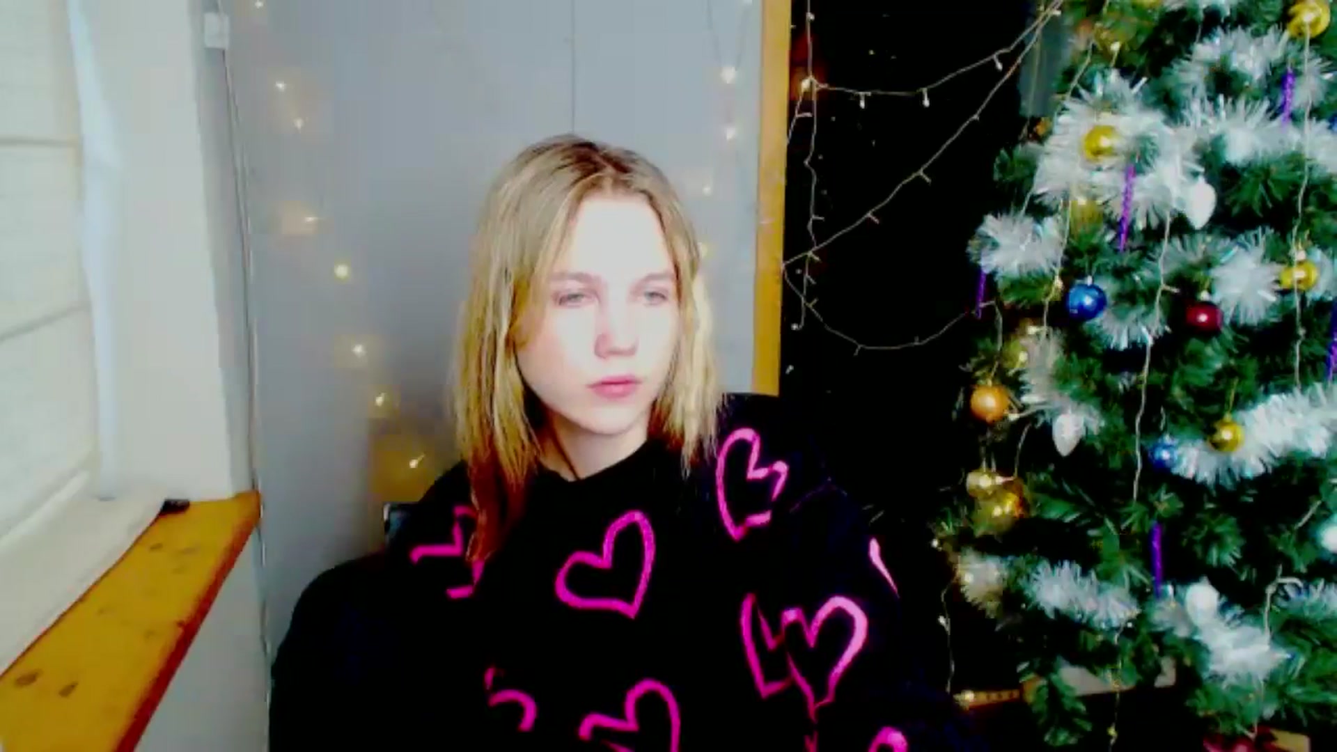 Gallery image thumbnail from Kate_Lewiss's myfreecams stream on, 12/27/2024, 10:21 image 10 of 20