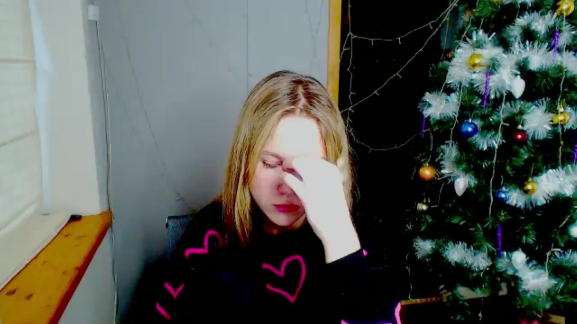 Gallery image thumbnail from Kate_Lewiss's myfreecams stream on, 12/27/2024, 10:21 image 16 of 20